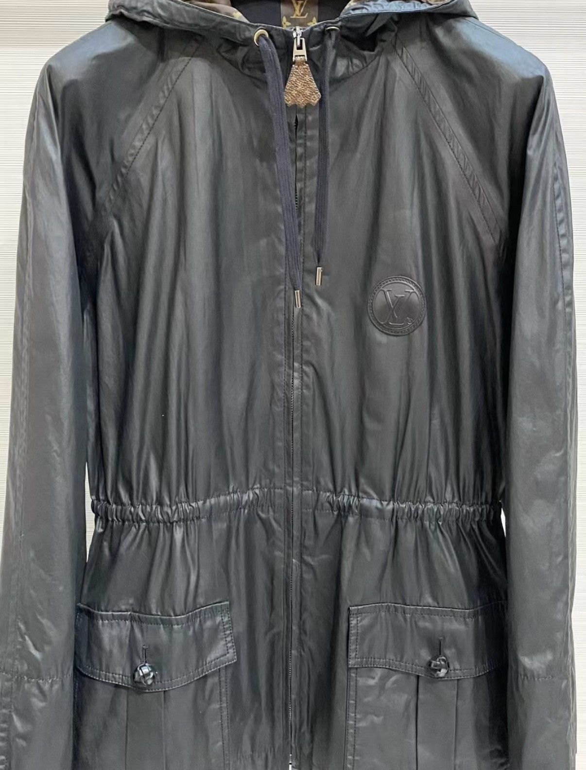 Louis Vuitton LV Black Drawstring Waist Hooded Trench Coat J33 Size XS / US 0-2 / IT 36-38 - 3 Thumbnail
