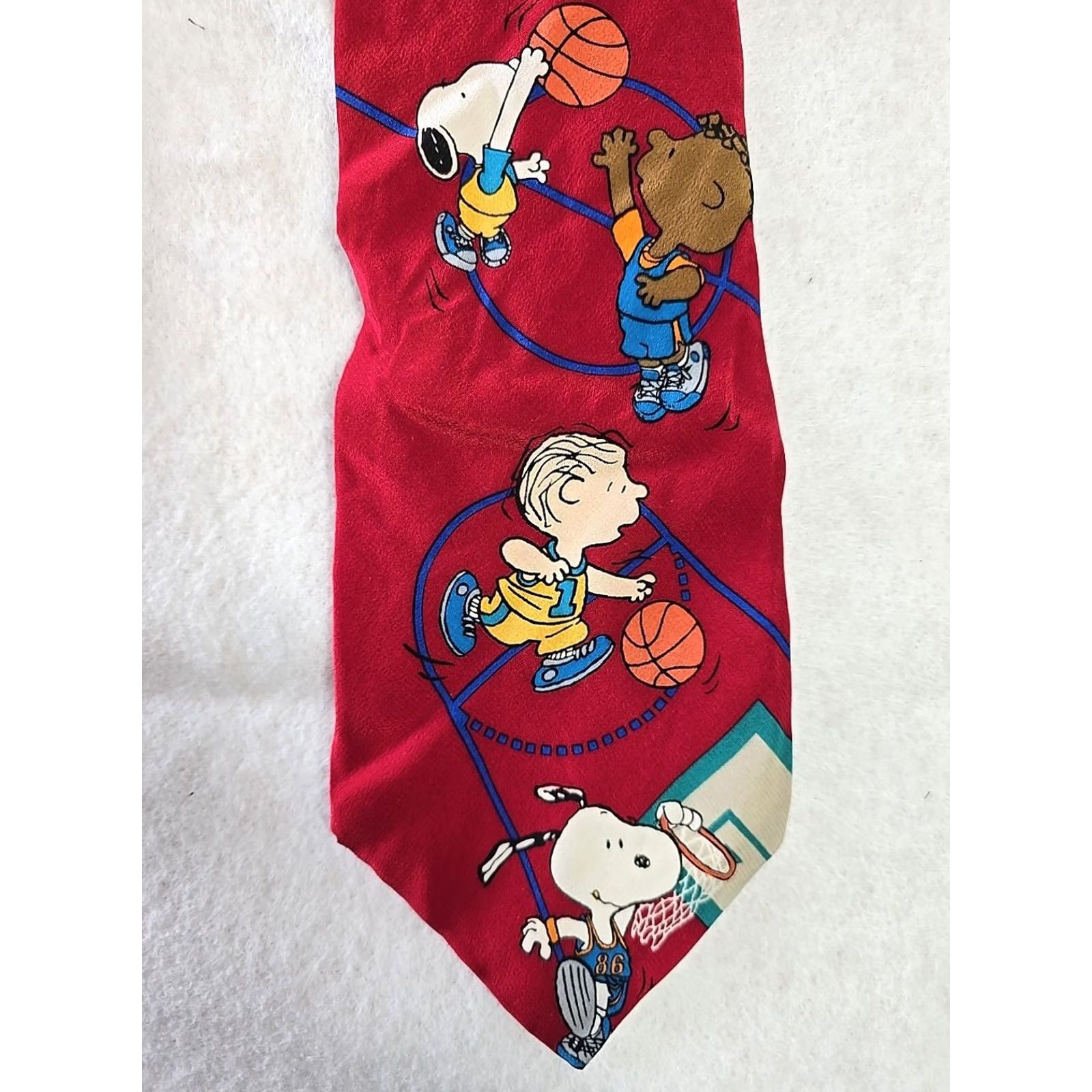 Peanuts Snoopy & Friends PEANUTS Charlie Brown Tie Basketball 100% Silk USA Red Basketball Silk Tie Men Size ONE SIZE - 2 Thumbnail
