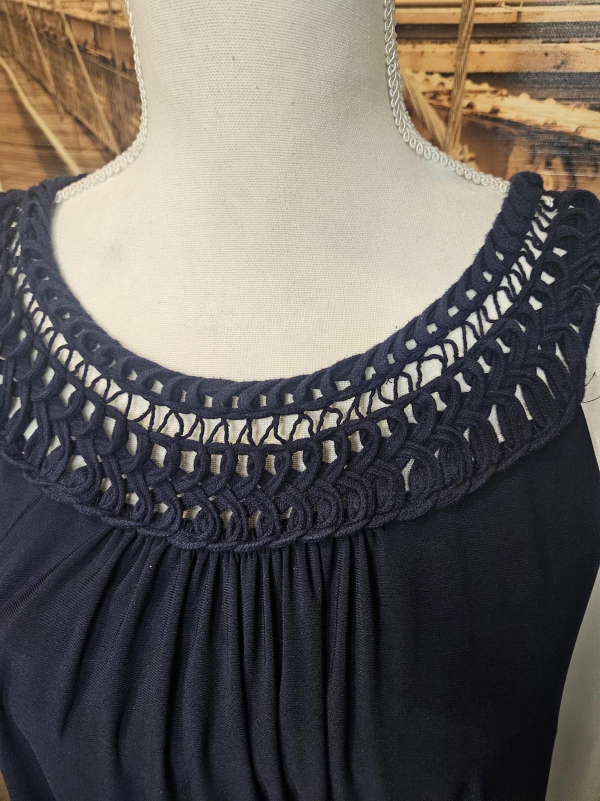 Designer Jessica Howard Navy Dress with Crochet Neckline Size L / US 10 / IT 46 - 4 Thumbnail