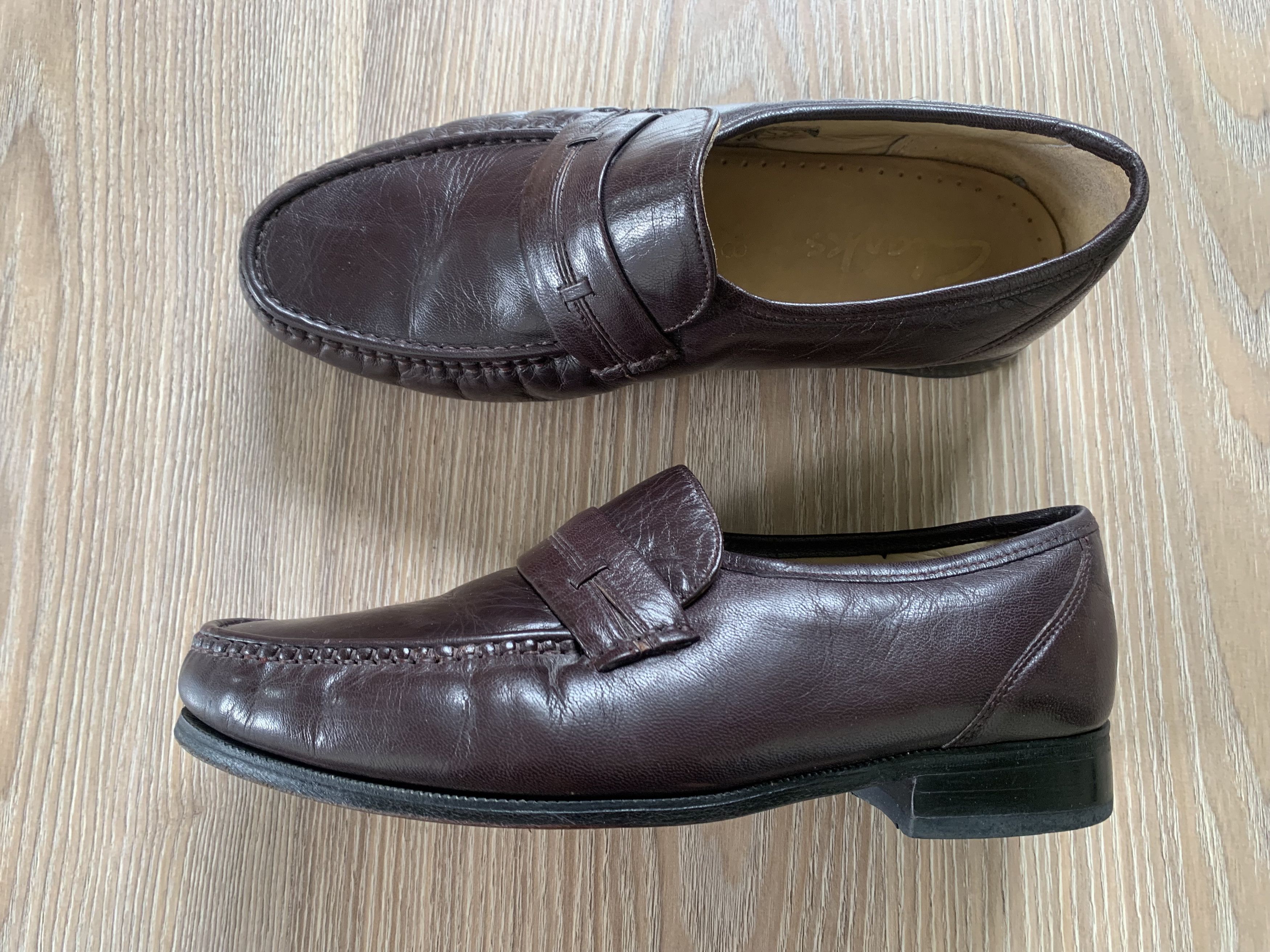 Clarks Men’s Clarks Brown Leather Loafers Shoes Size US 6 / EU 39 - 2 Thumbnail