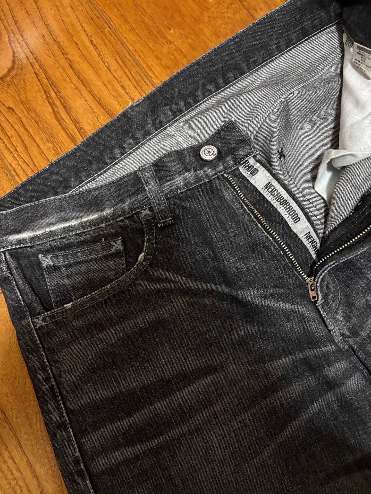 Neighborhood Neighborhood 05 Lightning Wash Distressed Jeans S Near New Size US 29 - 7 Thumbnail