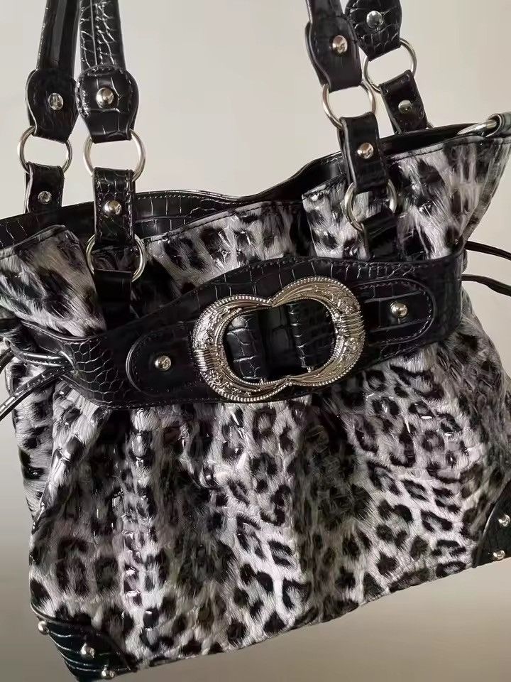 Japanese Brand Y2K Leopard Capacity Studded Retro Style Shoulder Bag Size ONE SIZE - 2 Thumbnail