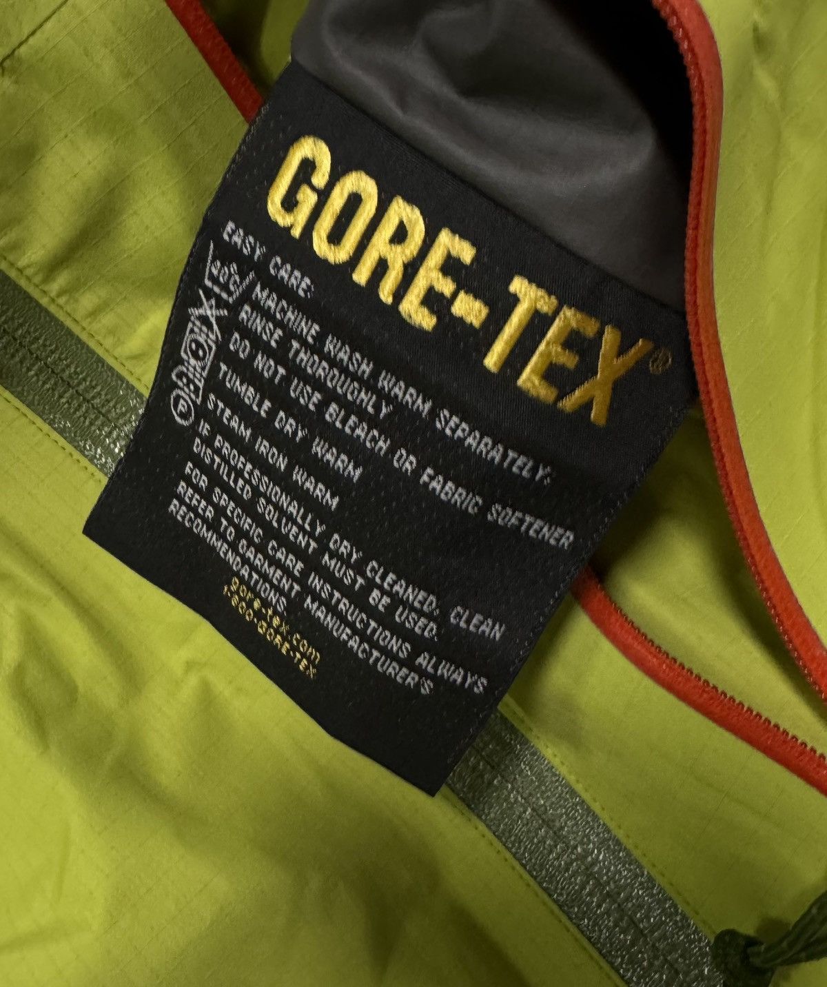 Arc'teryx Arc'teryx GORE-TEX Paclite Jacket Size XL Bright Citron/Lime Size US XL / EU 56 / 4 - 7 Thumbnail