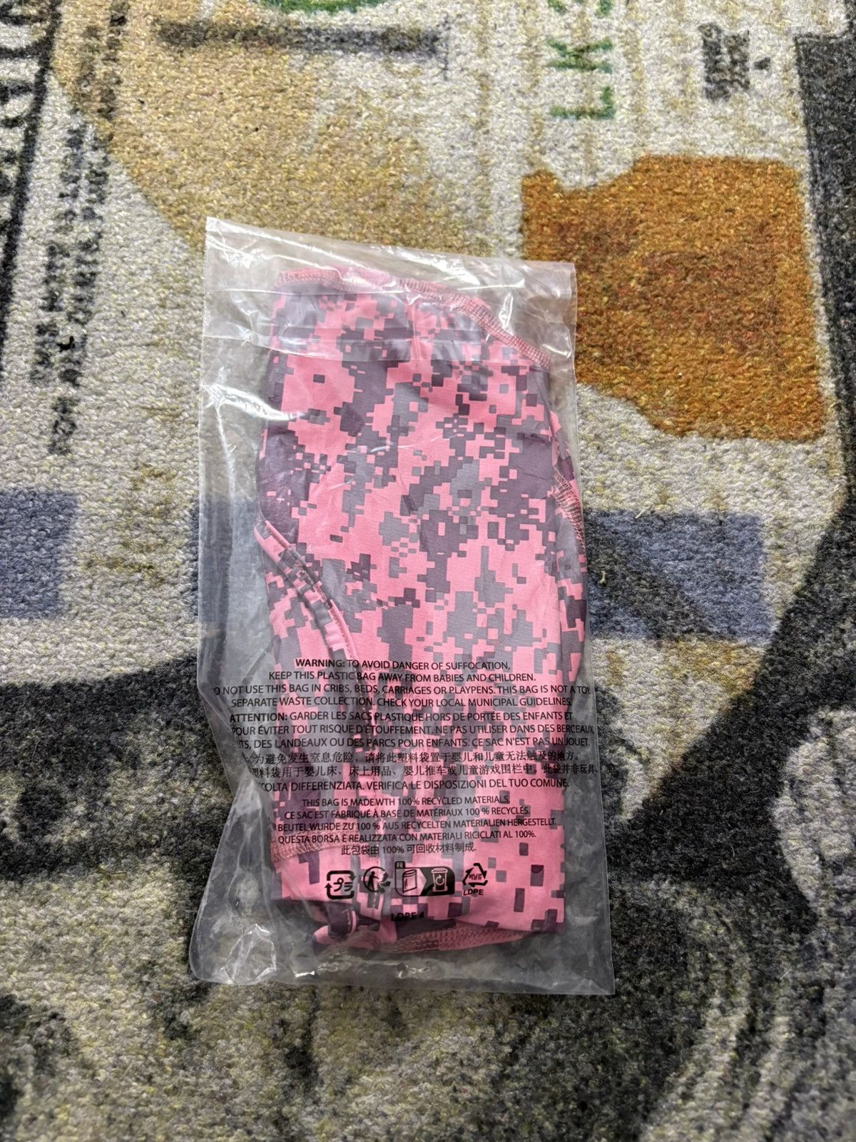Supreme Supreme Heat Reactive Digi Camo Balaclava (GLOW IN DARK) Size ONE SIZE - 2 Thumbnail