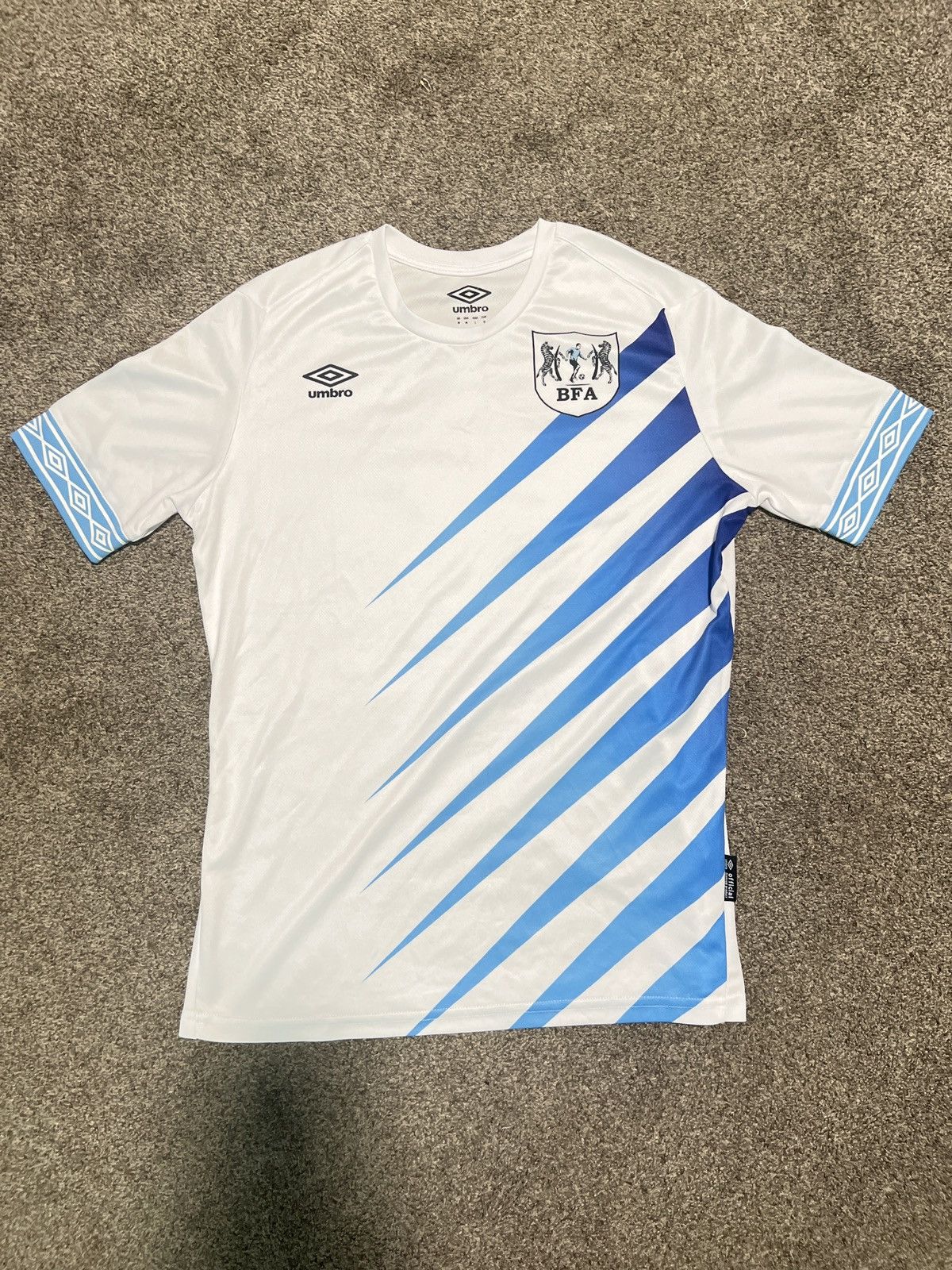 Umbro Umbro Botswana Away Football Jersey 2021 -2023 BFA Size M Size US M / EU 48-50 / 2 - 1 Thumbnail