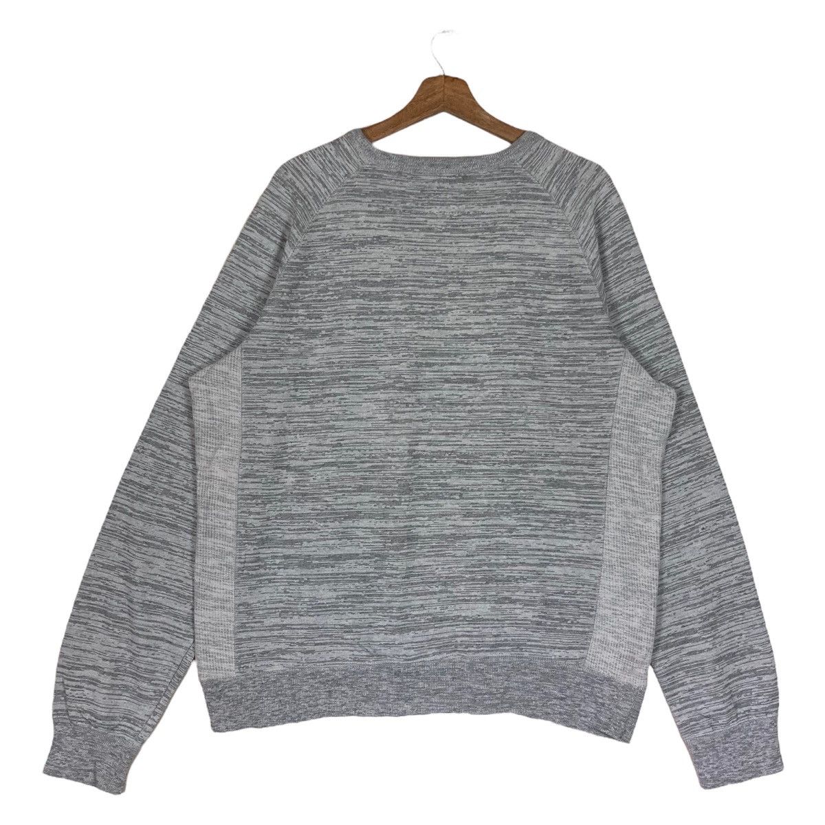 Champion Vintage Champion Pullover Jumper Sweatshirt Size US XL / EU 56 / 4 - 5 Thumbnail