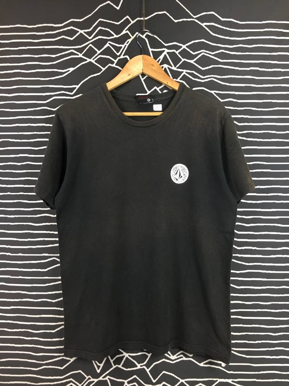 Volcom Vtg 90s 00s Sunfaded Volcom Stone Skateboards Tee Size US L / EU 52-54 / 3 - 5 Thumbnail