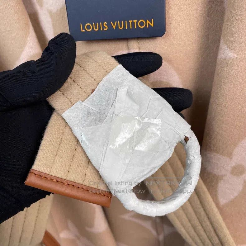 Louis Vuitton Louis Vuitton Cream presbyopic bathrobe coat Size M / US 6-8 / IT 42-44 - 4 Thumbnail