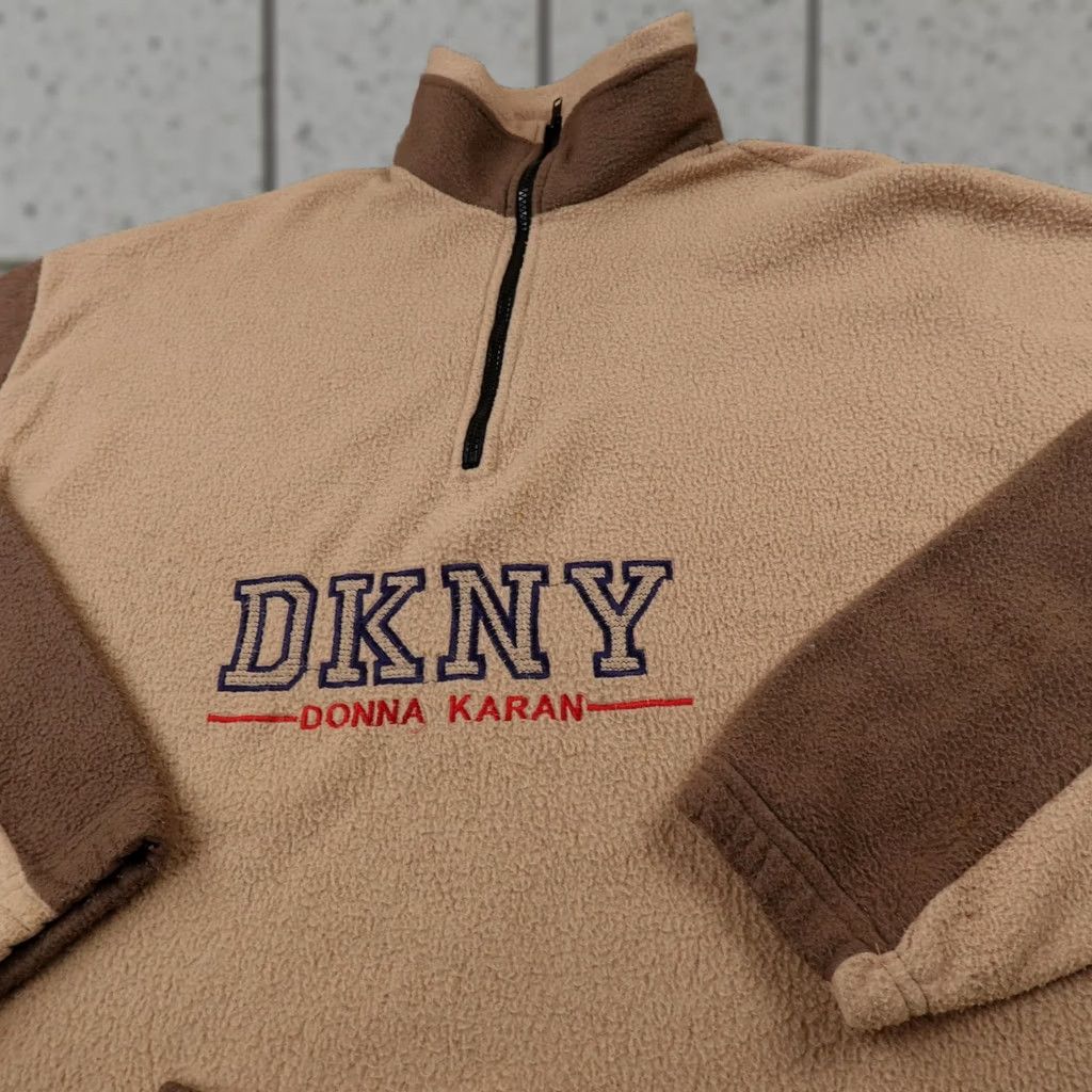 DKNY VINTAGE DKNY Sweatshirt Pullover One Size Mens Brown 90s Embroidered Zipper Pockets Cotton Fleece Graphic Print USA DKNY Logo Weekendwear Size US M / EU 48-50 / 2 - 1 Thumbnail