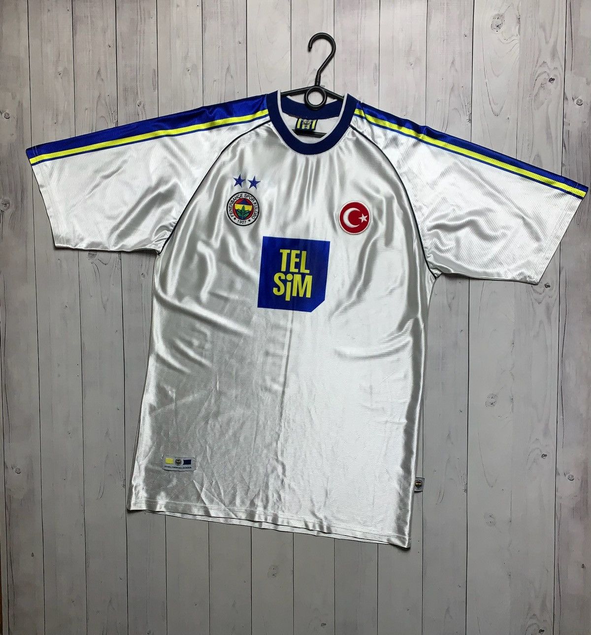 Vintage Vintage Soccer tee Fenerbahce silver rare size XL Size US XL / EU 56 / 4 - 1 Thumbnail