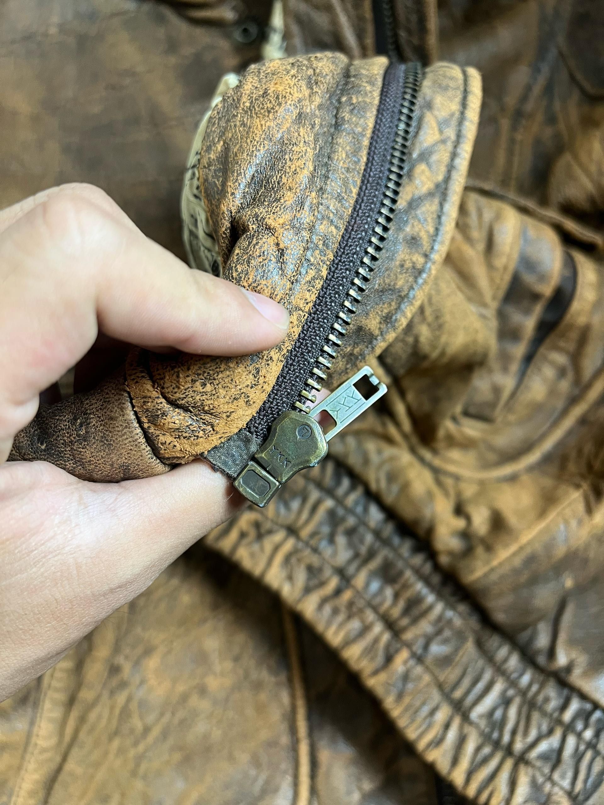 Vintage Vintage Disstrassed Sub Urban Tokyo Leather Flight Jacket Size US S / EU 44-46 / 1 - 16 Thumbnail