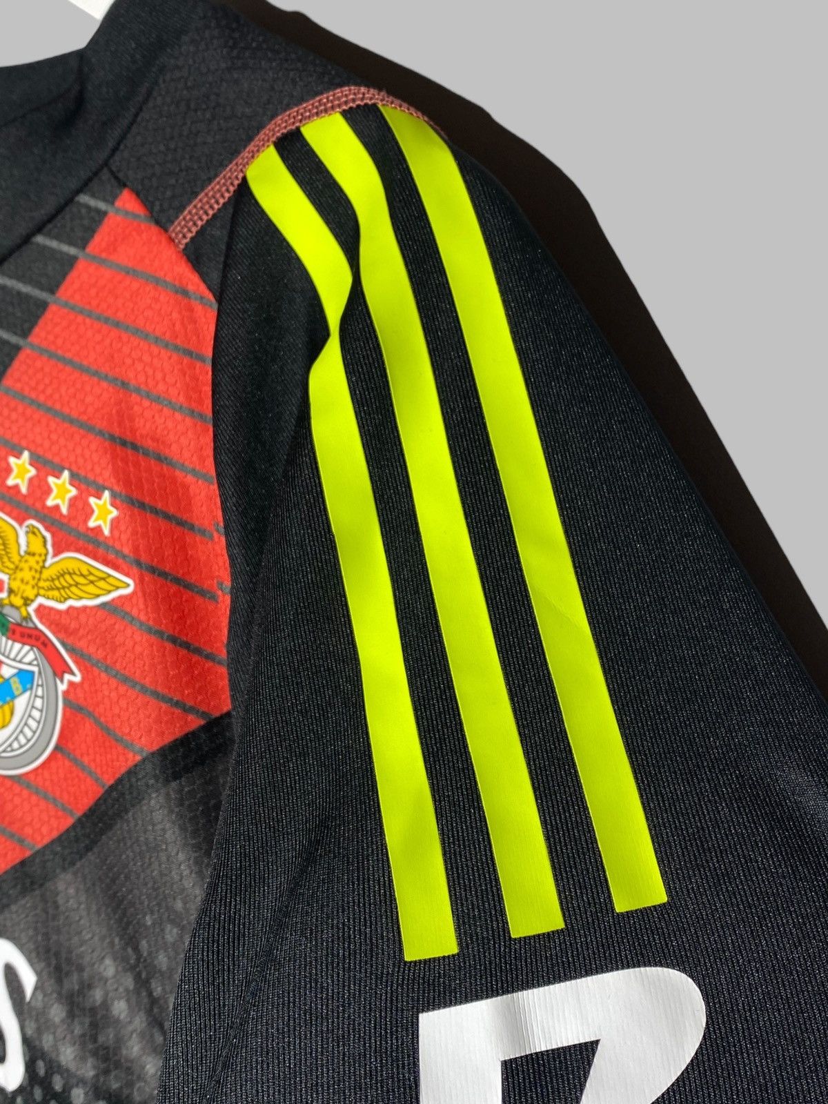 Adidas Adidas Benfica 2024 Goalkeeper Football Shirt Size US L / EU 52-54 / 3 - 11 Thumbnail