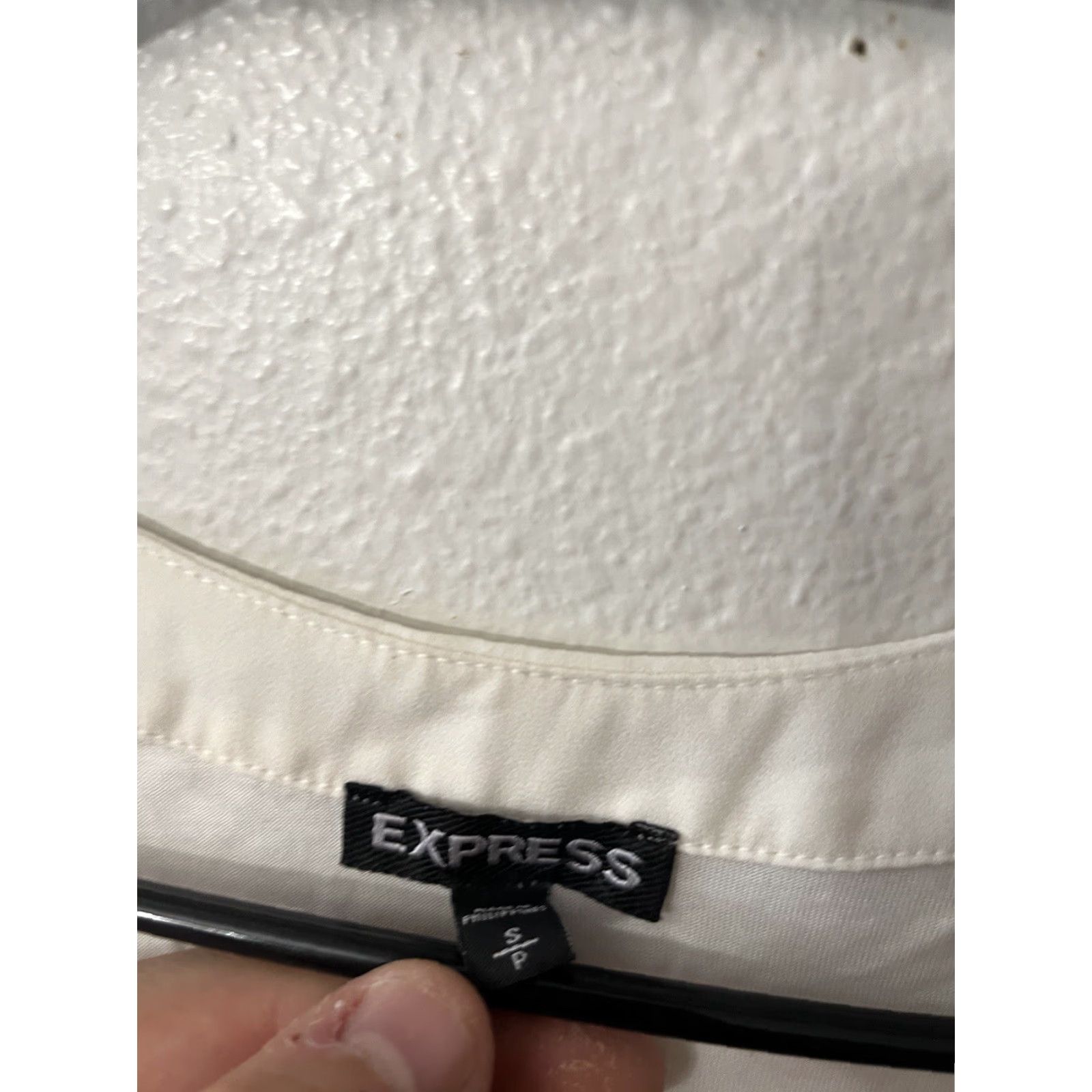 Express Express Blouse Shirt Sleeveless V-Neck Hi In Front Size Small White Size S / US 4 / IT 40 - 3 Thumbnail