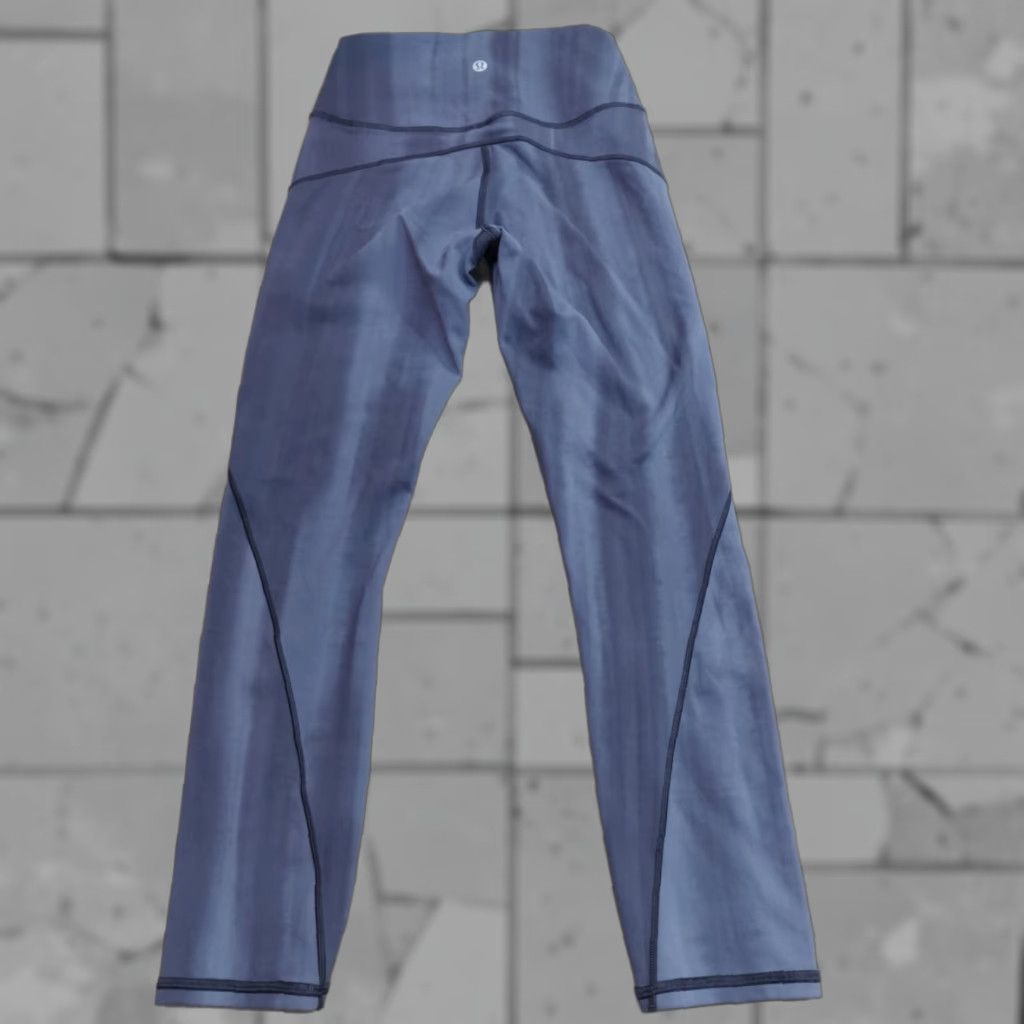 Lululemon **Lululemon XS Blue Fast Free Crop Geometric Leggings** User: Lululemon XS Blue Fast Free Crop Geometric Leggings Size 26" / US 2 / IT 38 - 1 Thumbnail