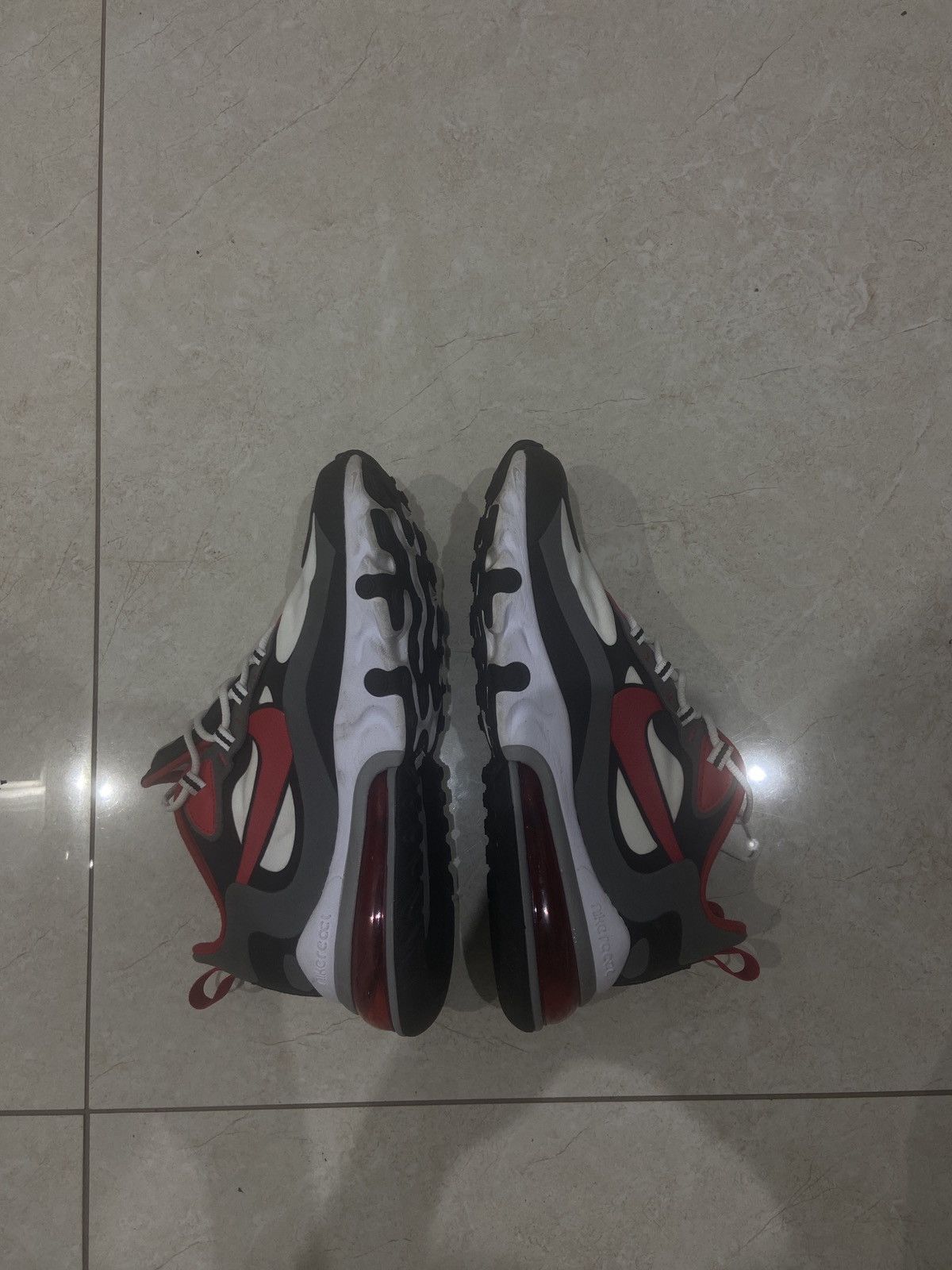 Nike Nike Airmax 270 React Size US 9 / EU 42 - 2 Thumbnail