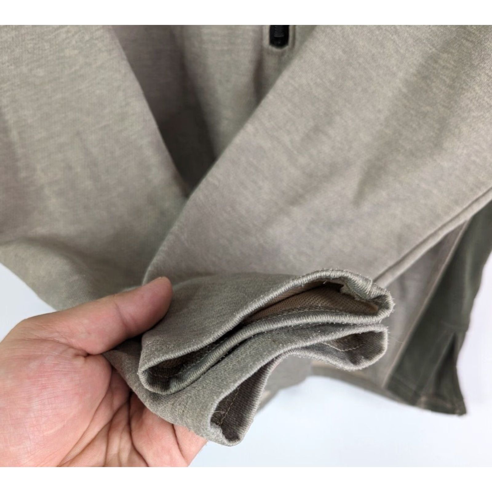 Mountain Hardwear Mountain Hardwear Tweed Half Zip Pullover Shirt Mens Size M Beige 100% Polyester Regular Long Sleeve Tie Logo Classic Sweater Vintage No N/A Size US M / EU 48-50 / 2 - 3 Thumbnail