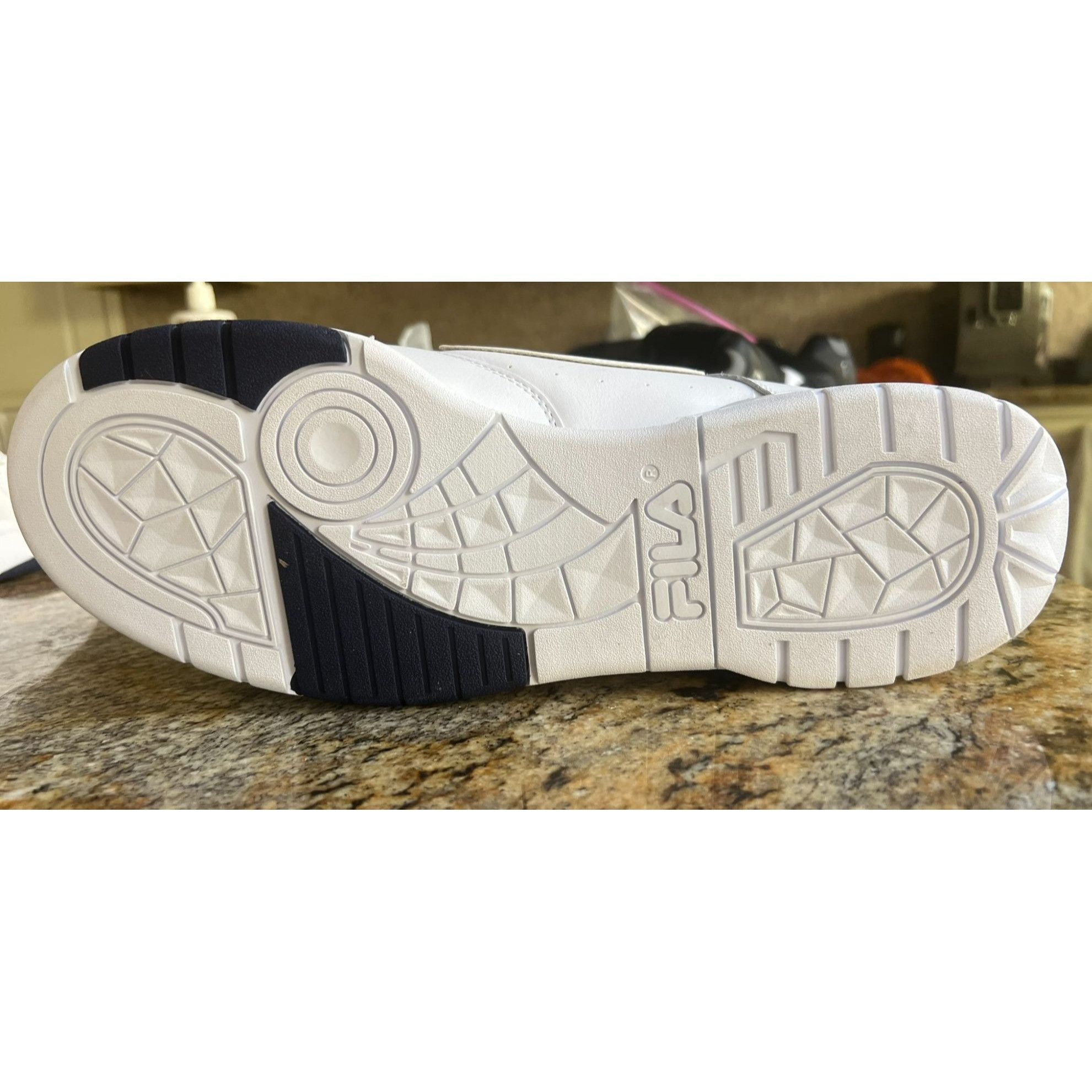Fila Fila Mens White Lace-Up Athletic Sneakers Size US 13 / EU 46 - 4 Thumbnail