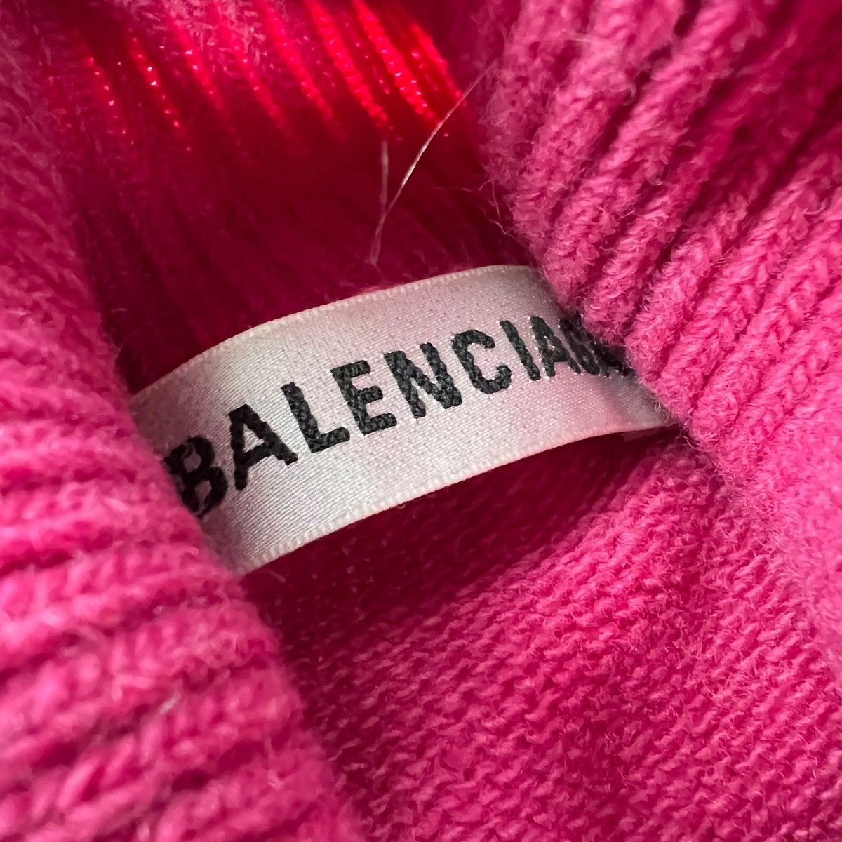 Balenciaga Balenciaga BB Crest Pink Turtle Neck Sweater Size US L / EU 52-54 / 3 - 4 Thumbnail