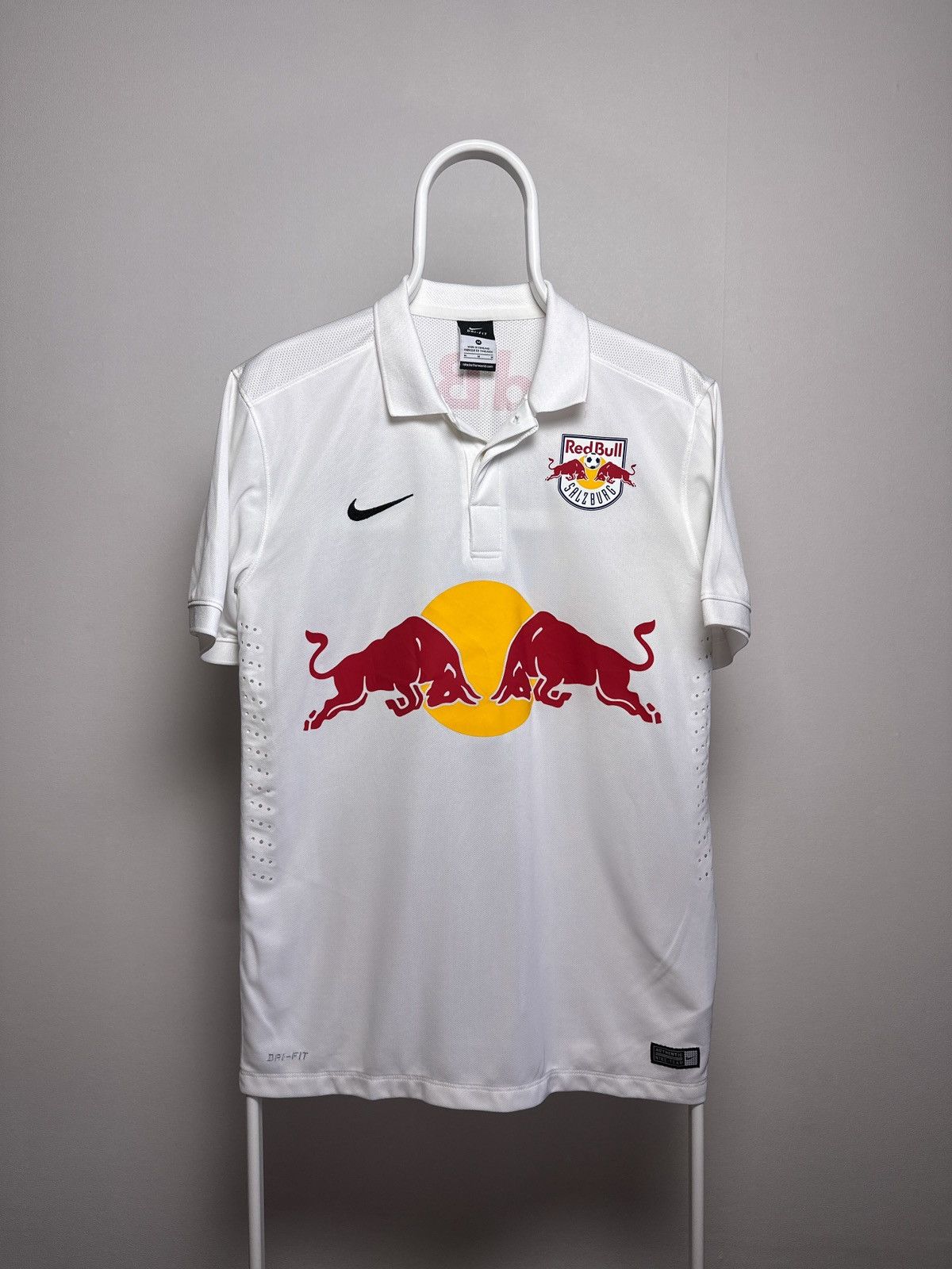 Nike Nike Red Bull Salzburg 2014/2015 Home Football Shirt Jersey Size US M / EU 48-50 / 2 - 1 Thumbnail