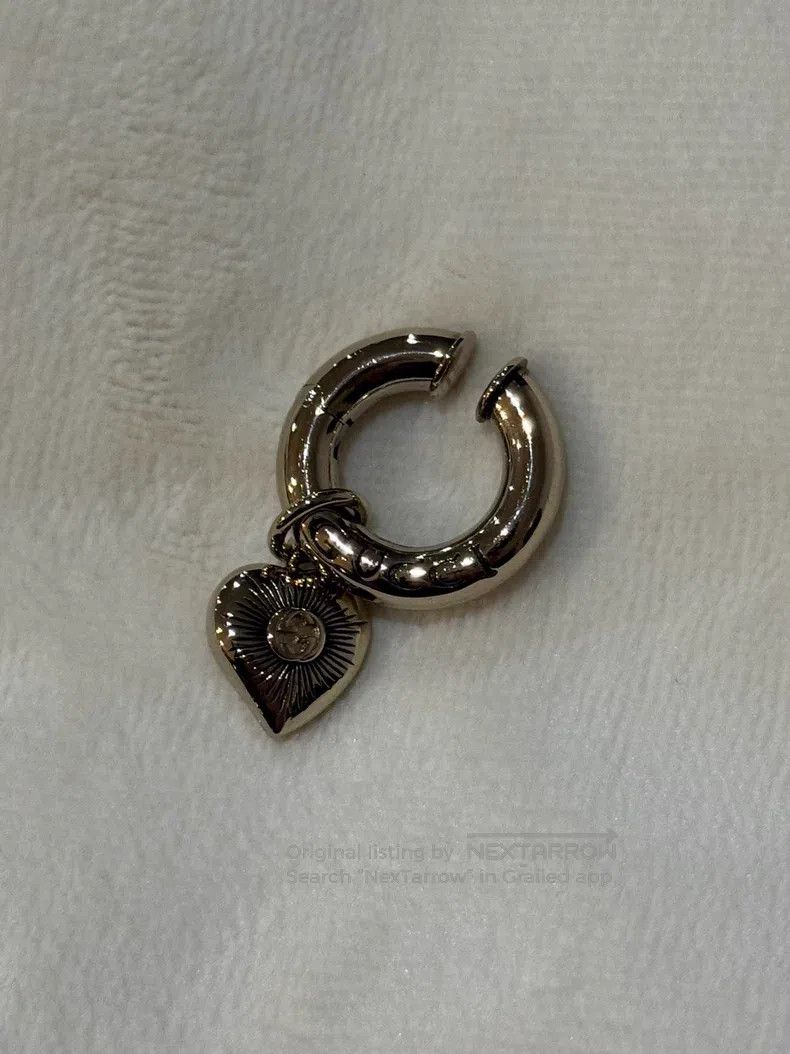 Gucci Guicci Gold Heart Earrings Ear Cuff Size ONE SIZE - 1 Thumbnail