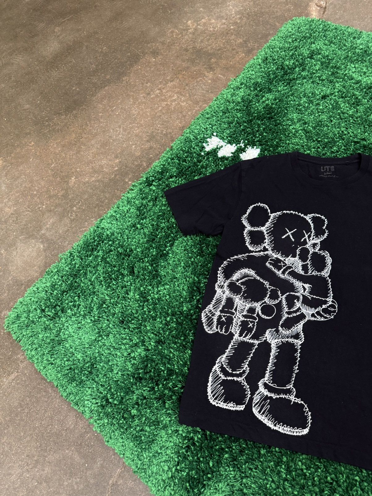 Kaws × Uniqlo KAWS x Uniqlo Clean Slate Tee Black Sz. Large Size US L / EU 52-54 / 3 - 2 Thumbnail