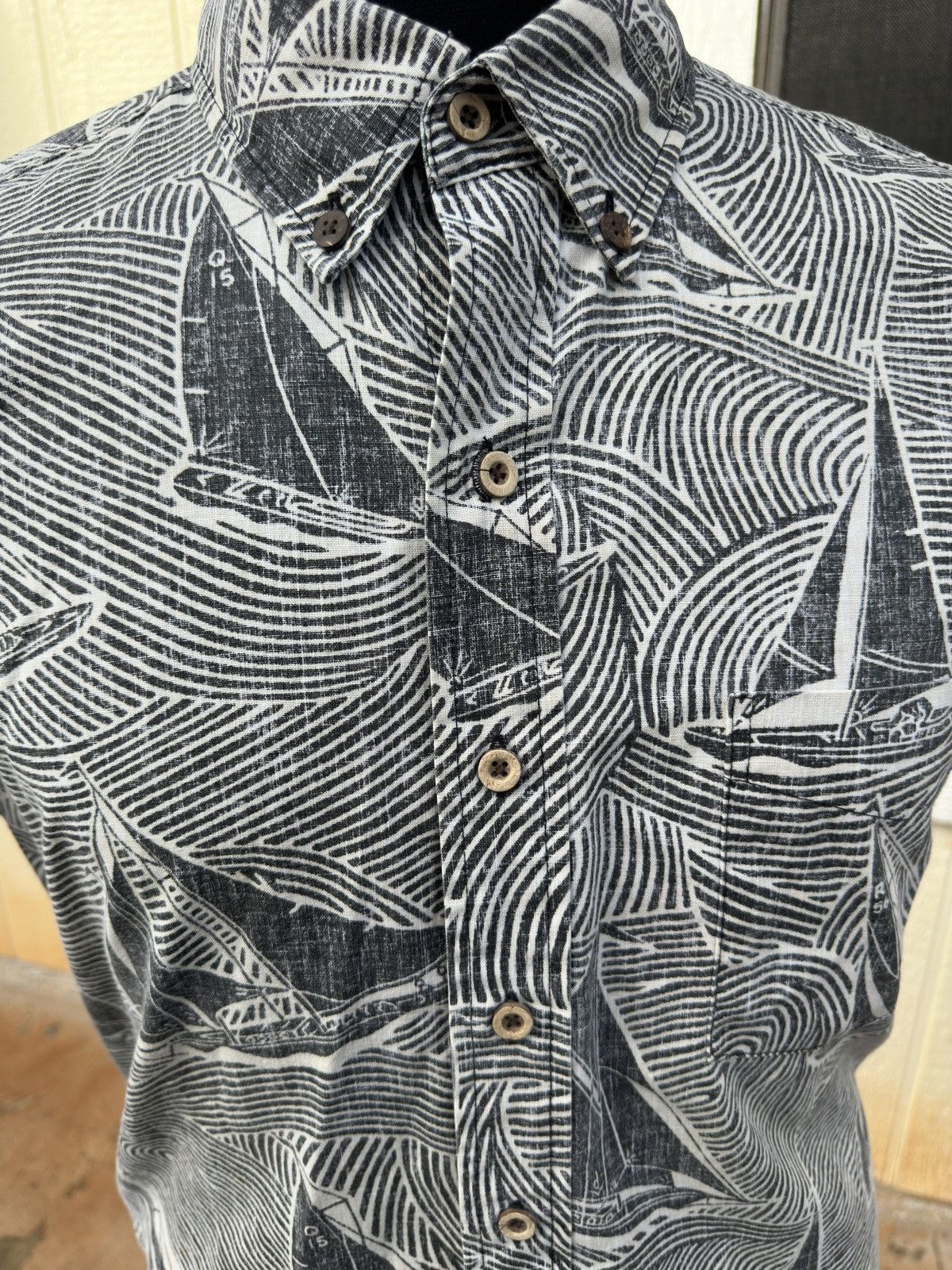 Reyn Spooner Reyn Spooner Gray Hawaiian Print Full Button Men's Medium Size US M / EU 48-50 / 2 - 3 Thumbnail