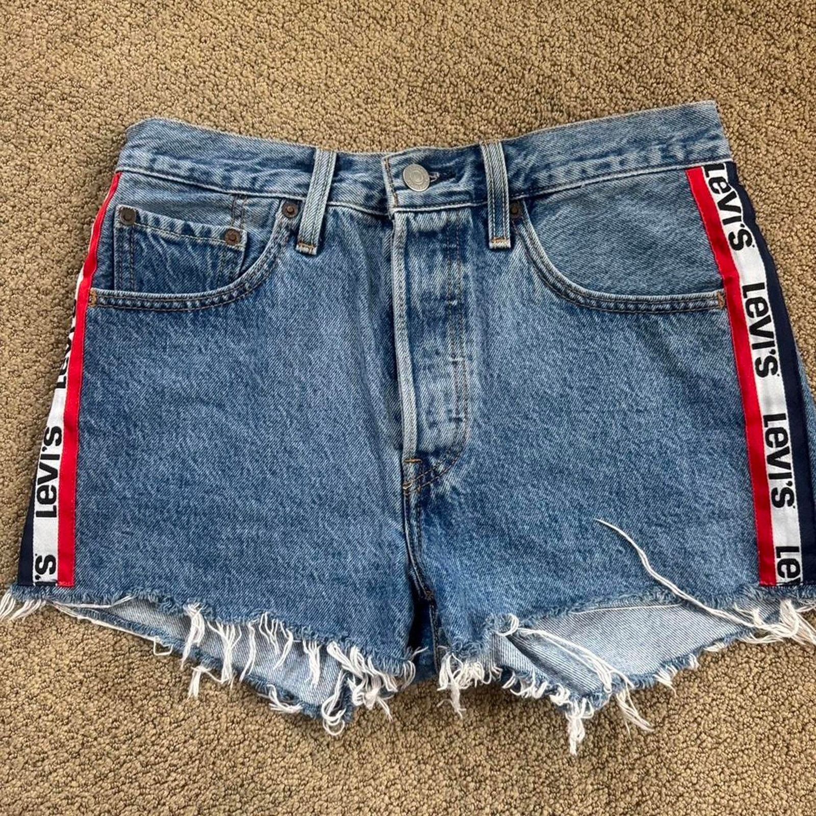 Levi's Levis premium logo stripe denim shorts Size 27" / US 4 / IT 40 - 1 Thumbnail