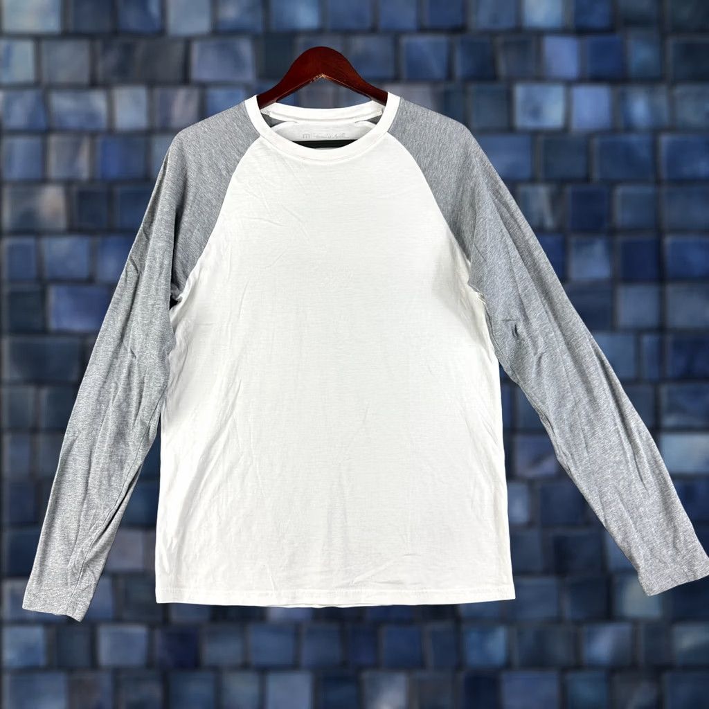 TravisMathew Travis Mathew Tee Shirt Mens Medium Cotton Long Sleeve White Colorblock Shirt Size US M / EU 48-50 / 2 - 1 Thumbnail