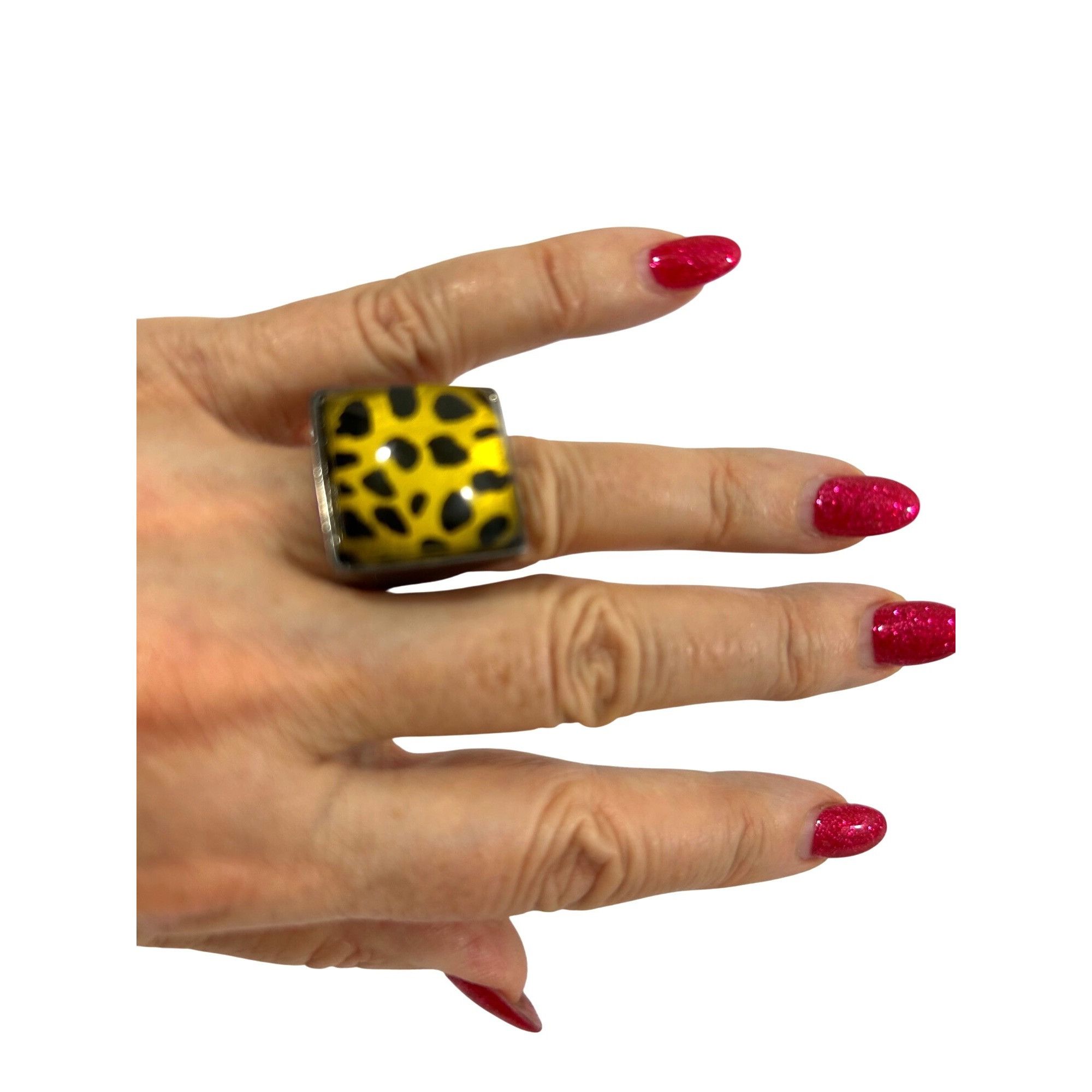 Other Women’s Vintage Fashion Ring Yellow Cheetah 5 Square Lucite Size ONE SIZE - 1 Thumbnail