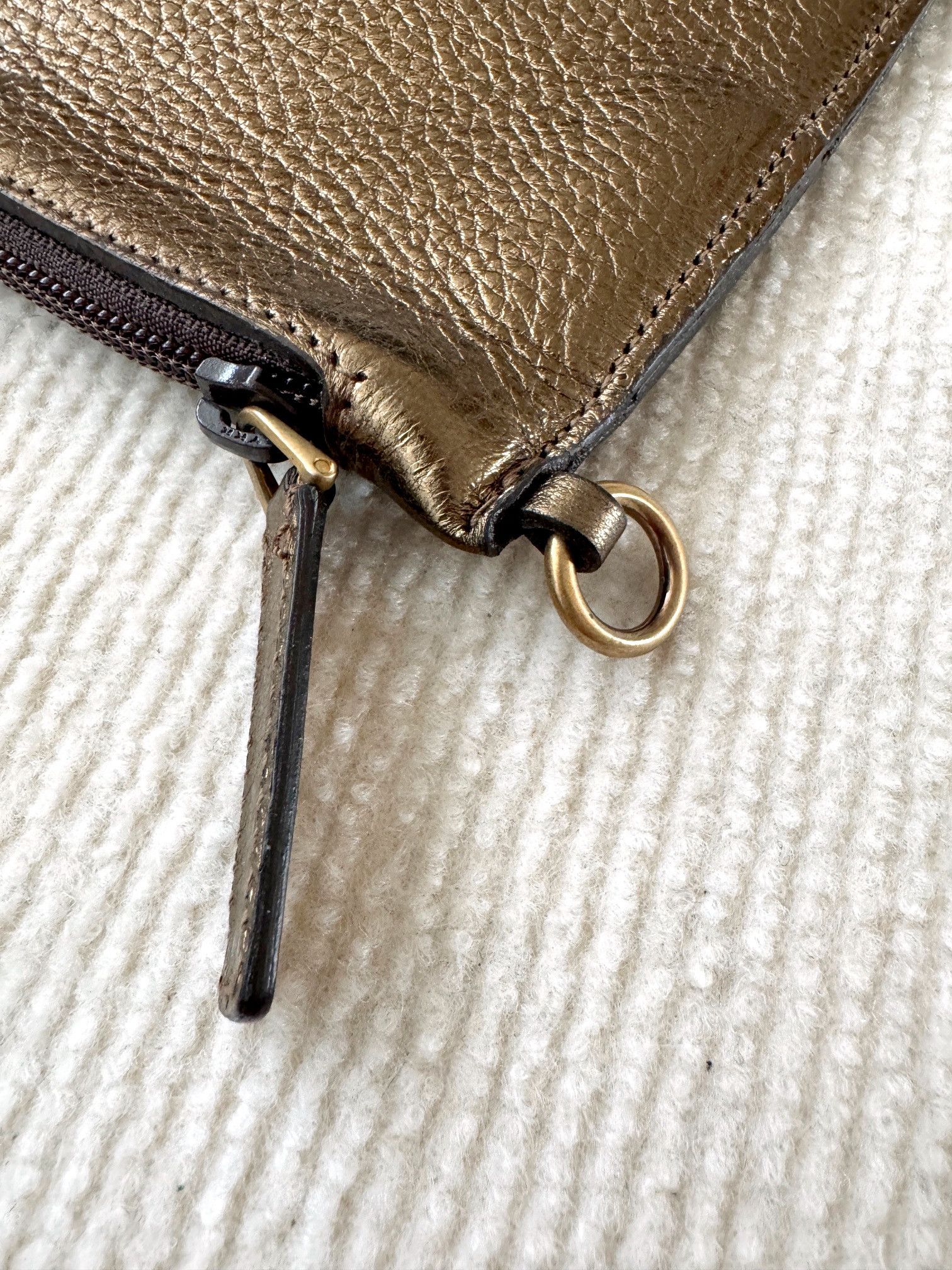 Yves Saint Laurent Yves Saint Laurent YSL Unisex Gold Leather Pouch Case Size ONE SIZE - 6 Thumbnail