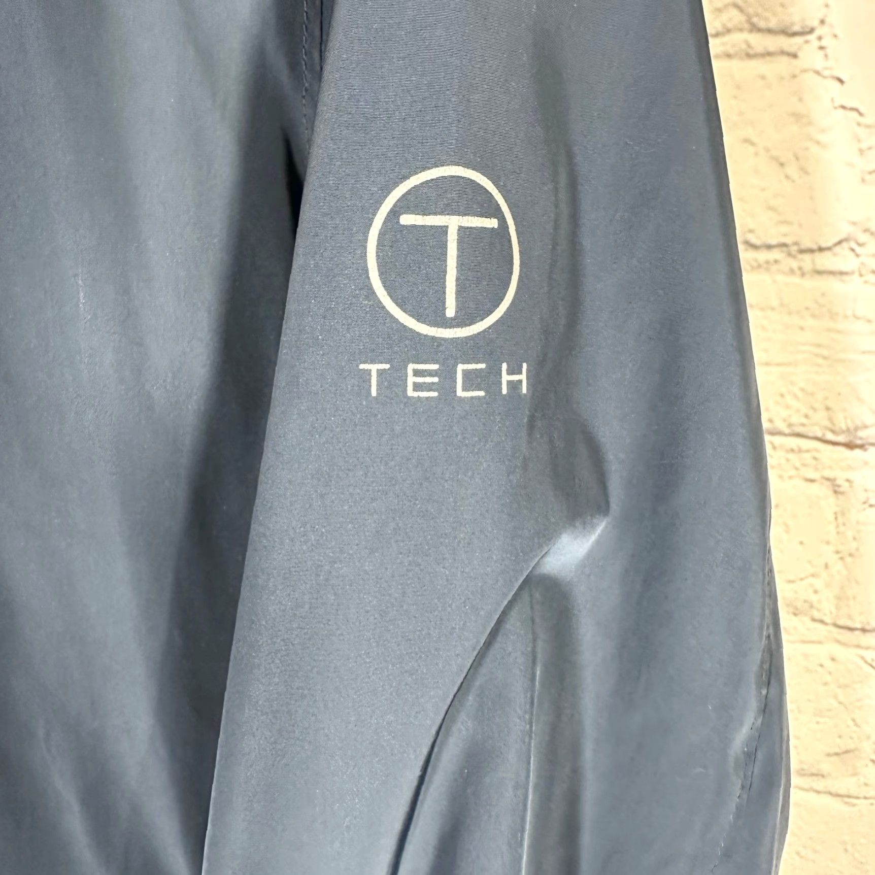 Tumi Tumi T-Tech Mens Jacket Windbreaker Full Zip Hooded Lightweight Navy Blue M Regular Pocket Zippered Pockets Logo Travel Casual Size US M / EU 48-50 / 2 - 3 Thumbnail