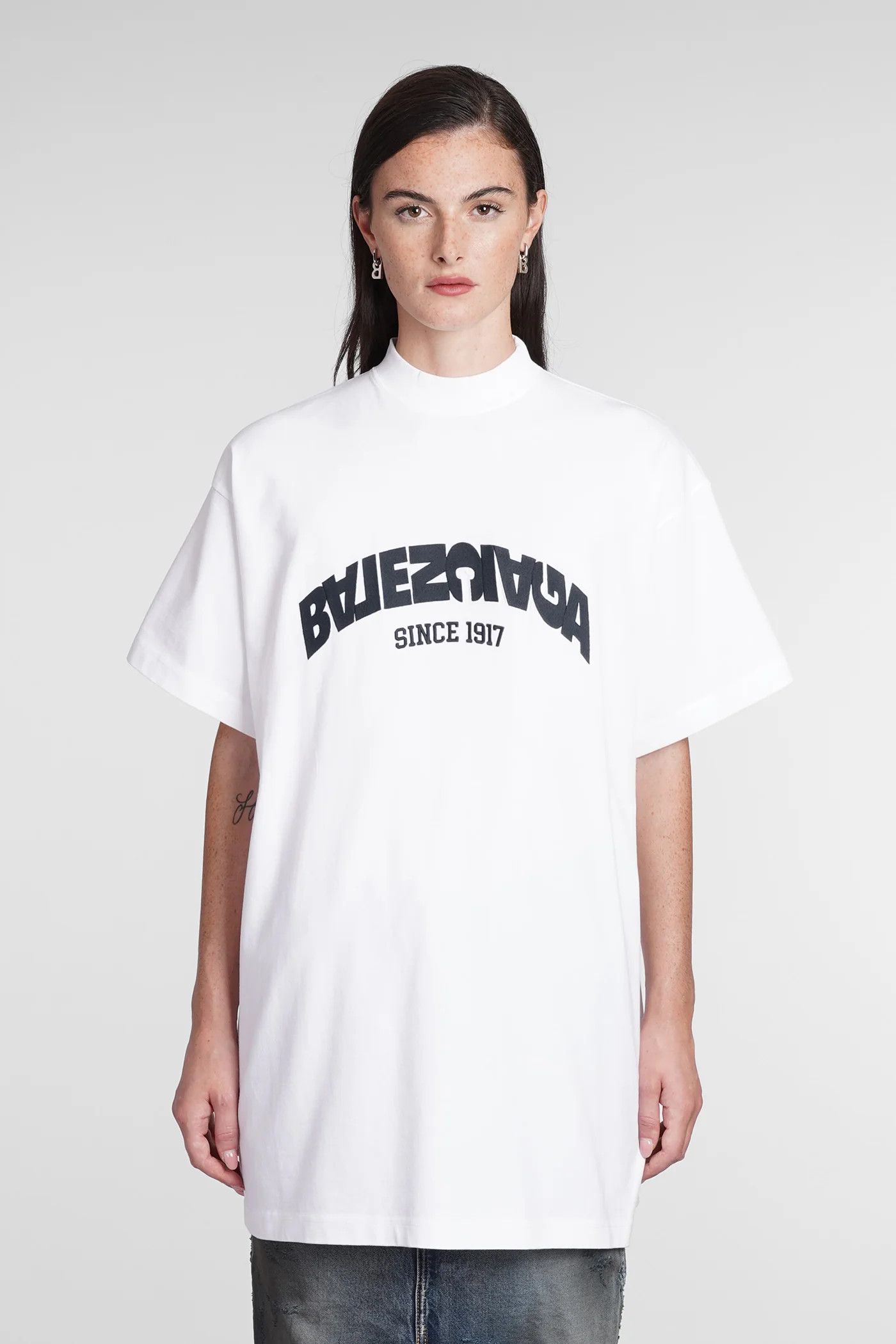 Balenciaga White Embroidered Back Flip Logo Oversized T-Shirt Size S / US 4 / IT 40 - 1 Thumbnail