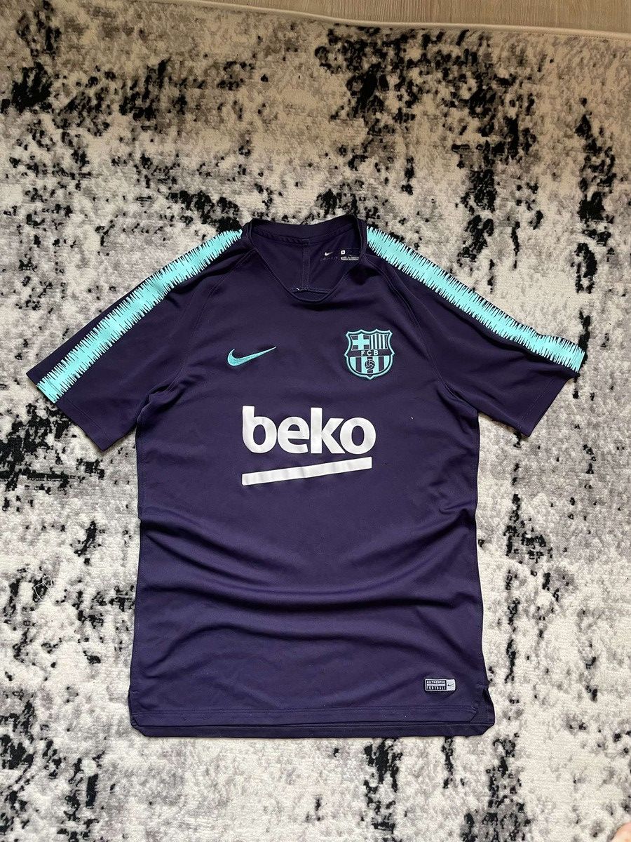 Nike Nike Barcelona Jersey Purple Kit M Size Vintage Size US M / EU 48-50 / 2 - 1 Thumbnail