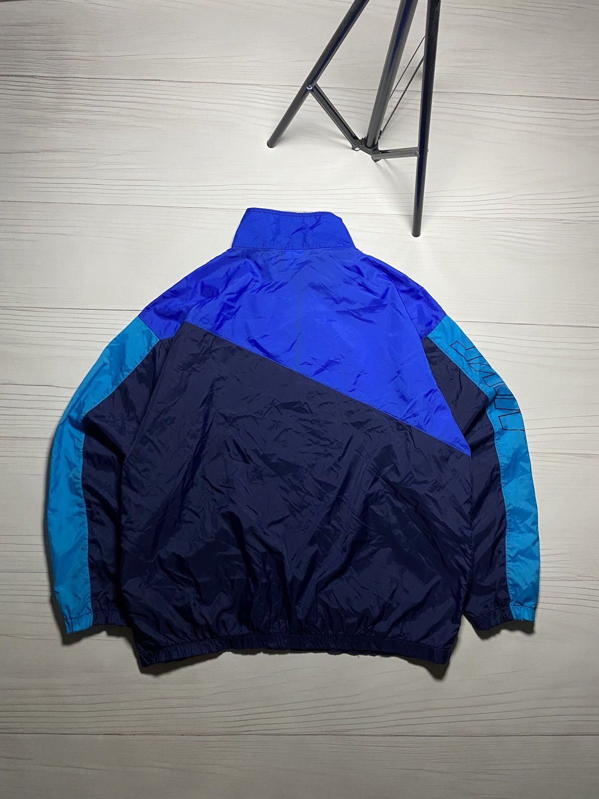 Nike × Vintage Vintage Nike 90’s Big Logo nylon y2k light jacket Retro Size US L / EU 52-54 / 3 - 2 Thumbnail