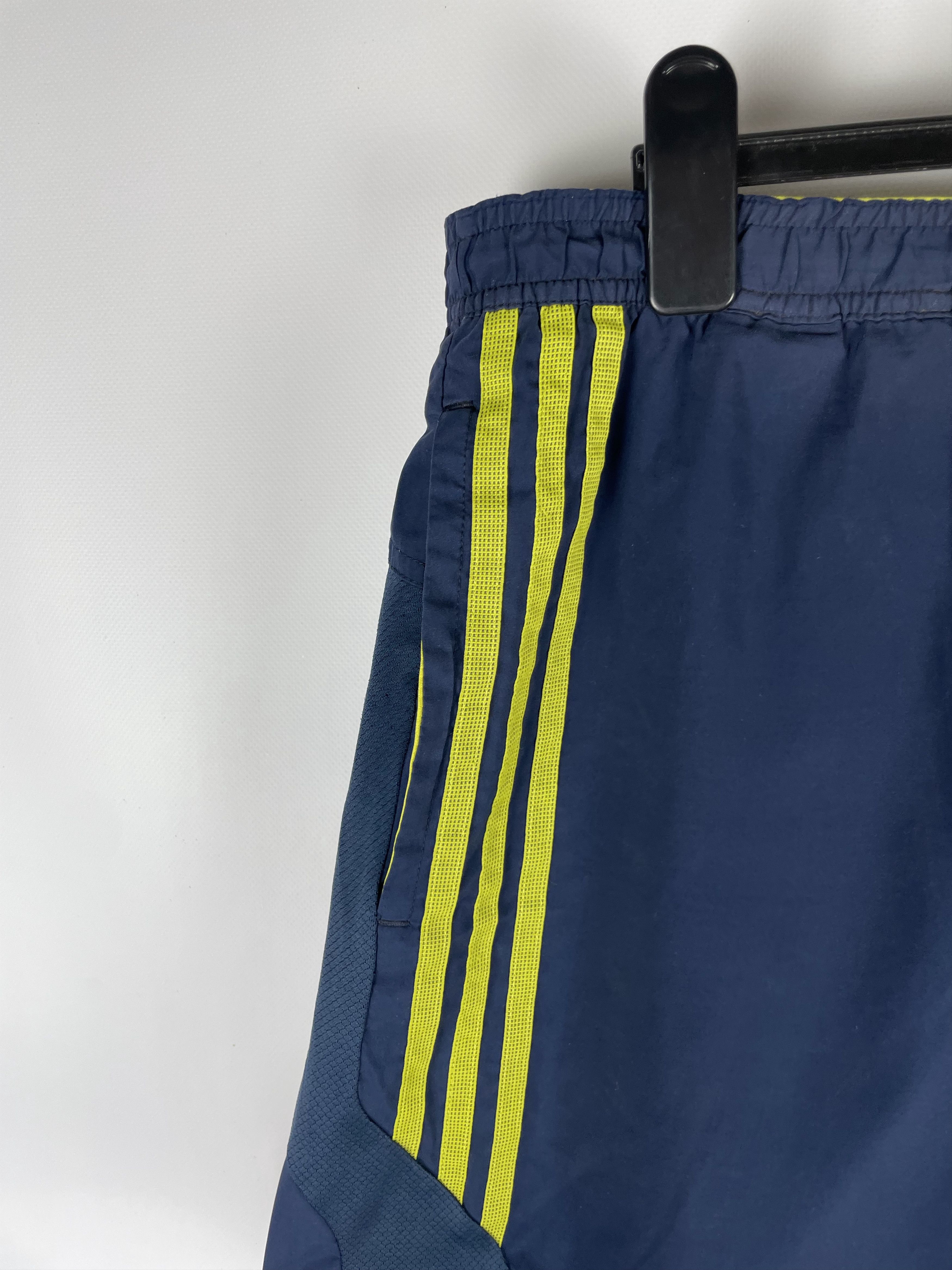 Adidas Vintage Adidas Shorts Y2k Size US 34 / EU 50 - 4 Thumbnail