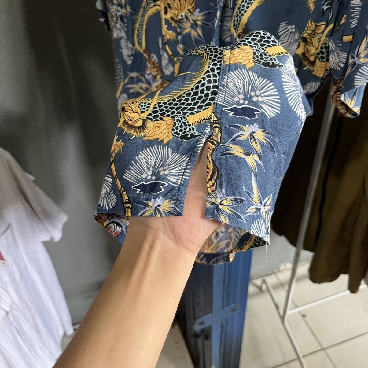 Yohji Yamamoto RATON LAVEUR Tiger & Dragon Print Shirt Size US M / EU 48-50 / 2 - 5 Thumbnail