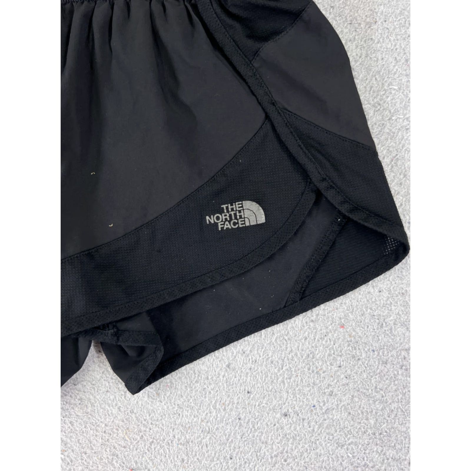 The North Face The North Face Shorts Womens XS Black Flashdry Polyester Elastic READ Size 26" / US 2 / IT 38 - 2 Thumbnail