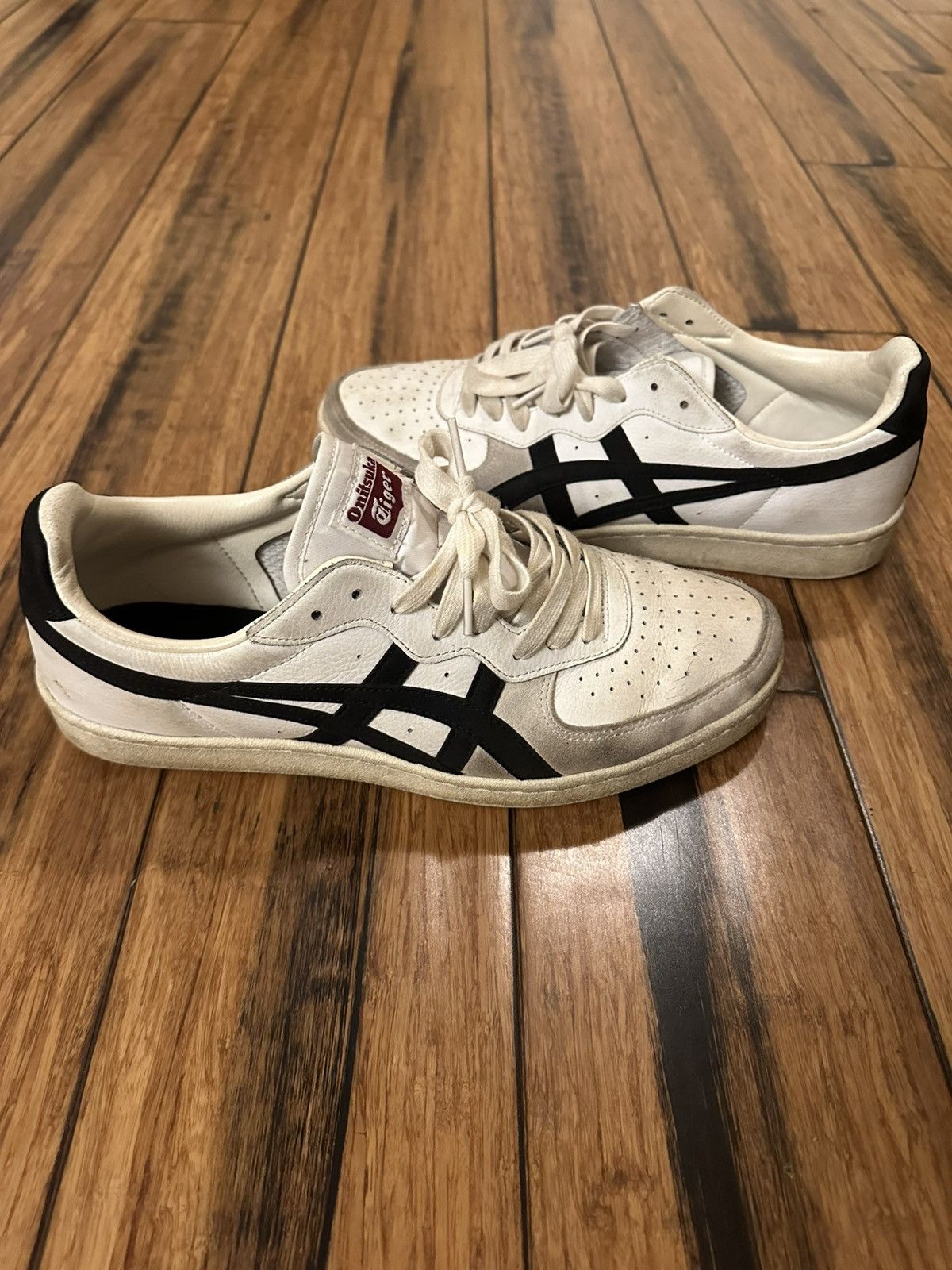 Onitsuka Tiger Onitsuka Tiger Cream Sneakers Size US 10 / EU 43 - 2 Thumbnail
