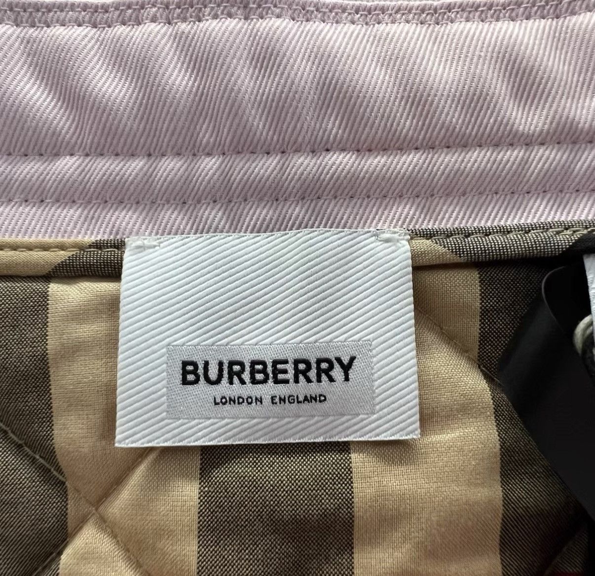 Burberry Burberry Pink Embossed Mini Skirt J41 Size 27" / US 4 / IT 40 - 3 Thumbnail