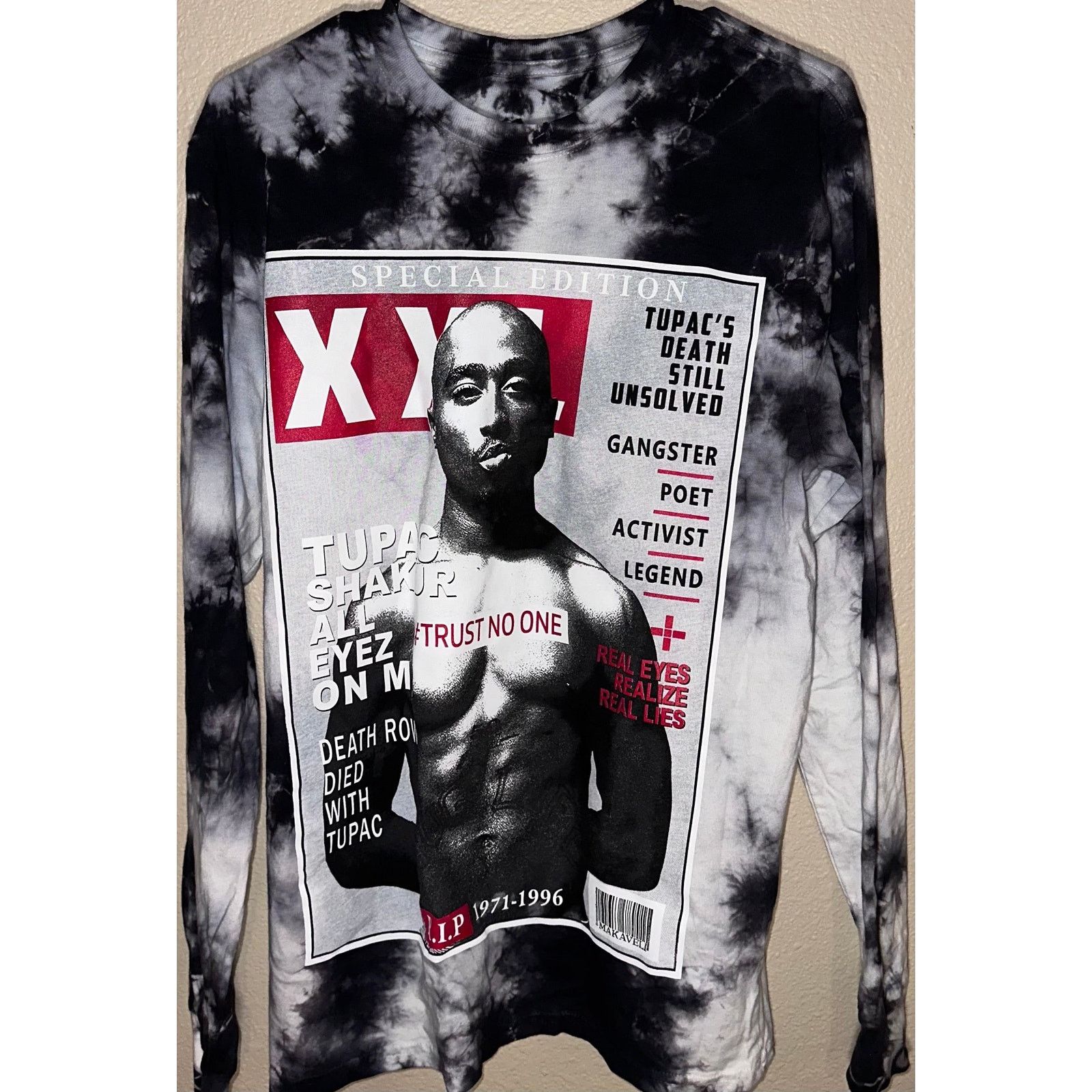 Gildan 🎤 Tupac Magazine Tribute Long Sleeve (Tie-Dye DUO) Size M Size US M / EU 48-50 / 2 - 2 Thumbnail