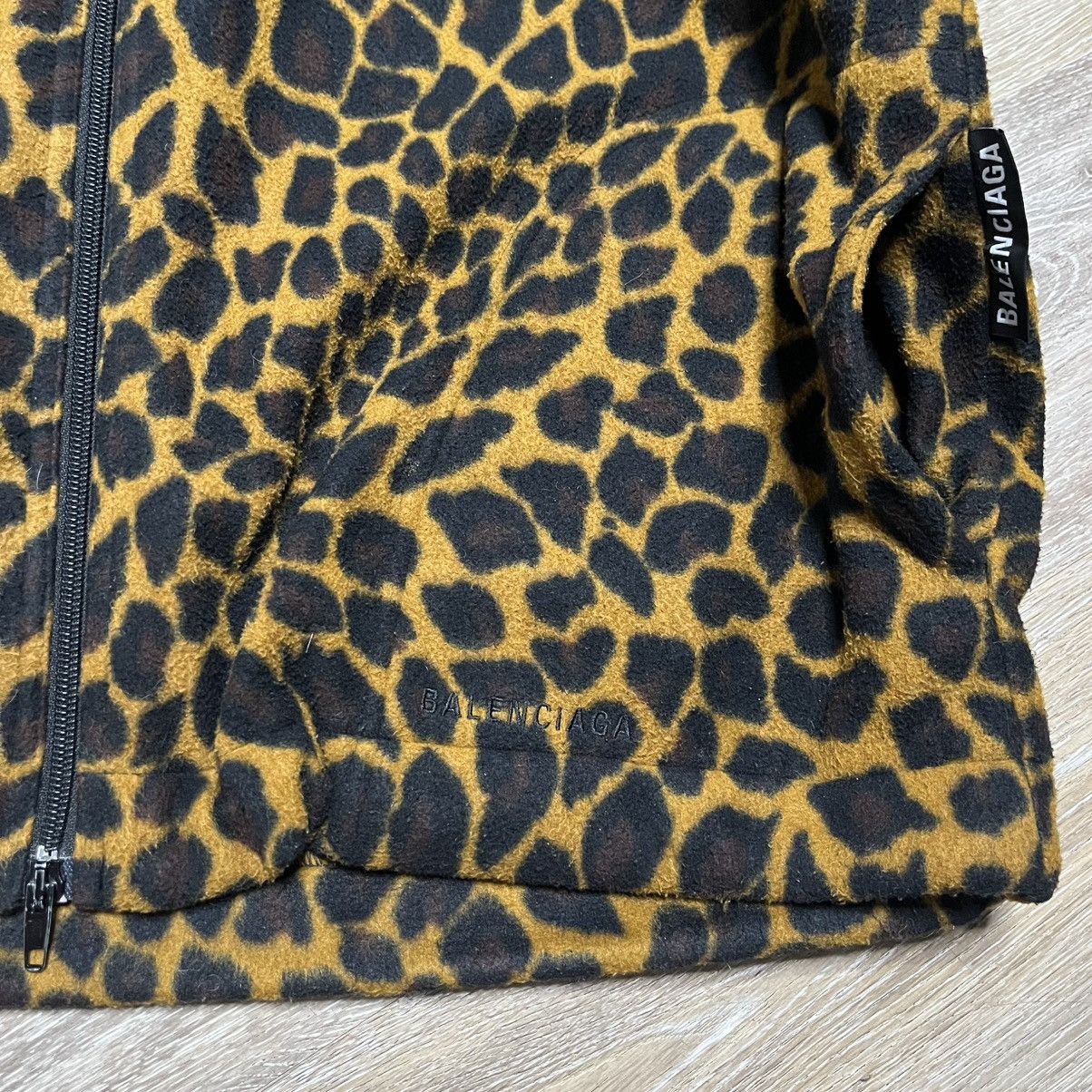 Balenciaga oversized balenciaga leopard print jacket Size US XS / EU 42 / 0 - 6 Thumbnail