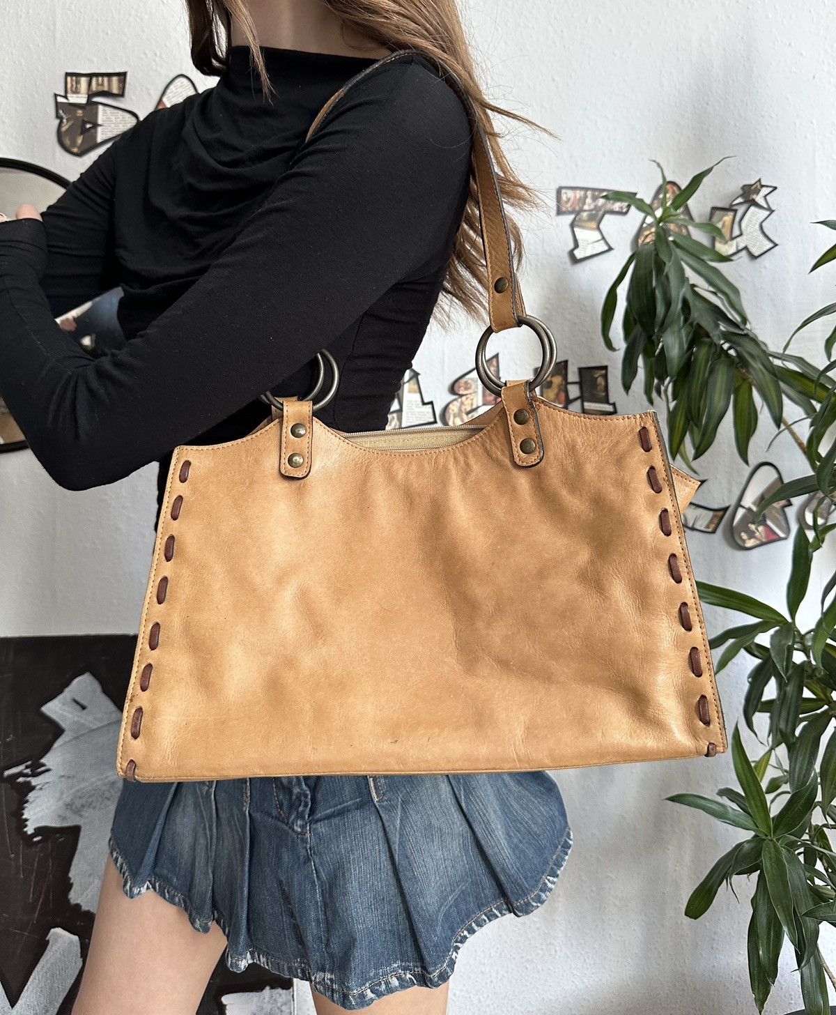 Leather Vintage Distressed Leather Bag Cowgirl Western Rodeo Style Size ONE SIZE - 1 Thumbnail