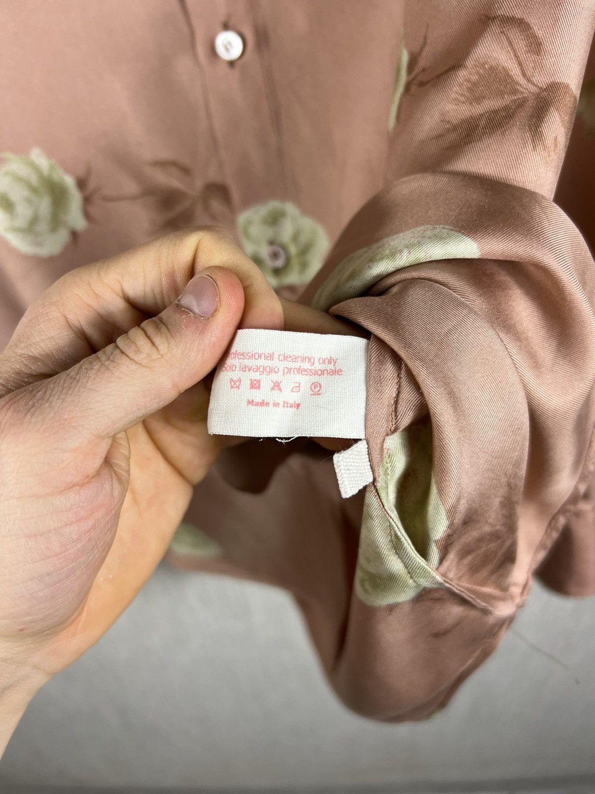 Marni Vintage Marni silk shirt full print white roses button up Size US M / EU 48-50 / 2 - 15 Thumbnail