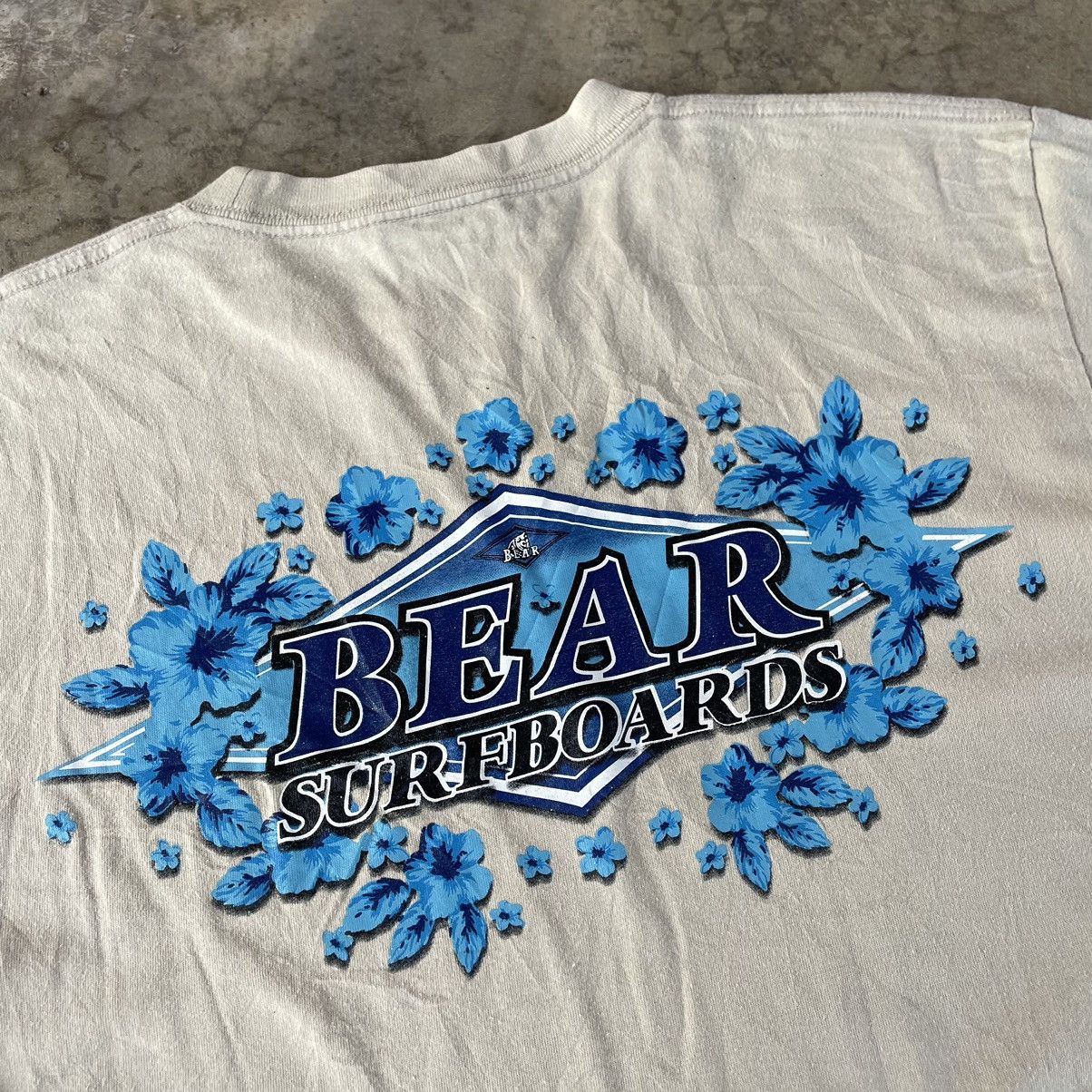 Vintage 🔥🔥Vintage Bear Surfboard Big Logo Hawaiin Design Surfing Tee Size US L / EU 52-54 / 3 - 2 Thumbnail