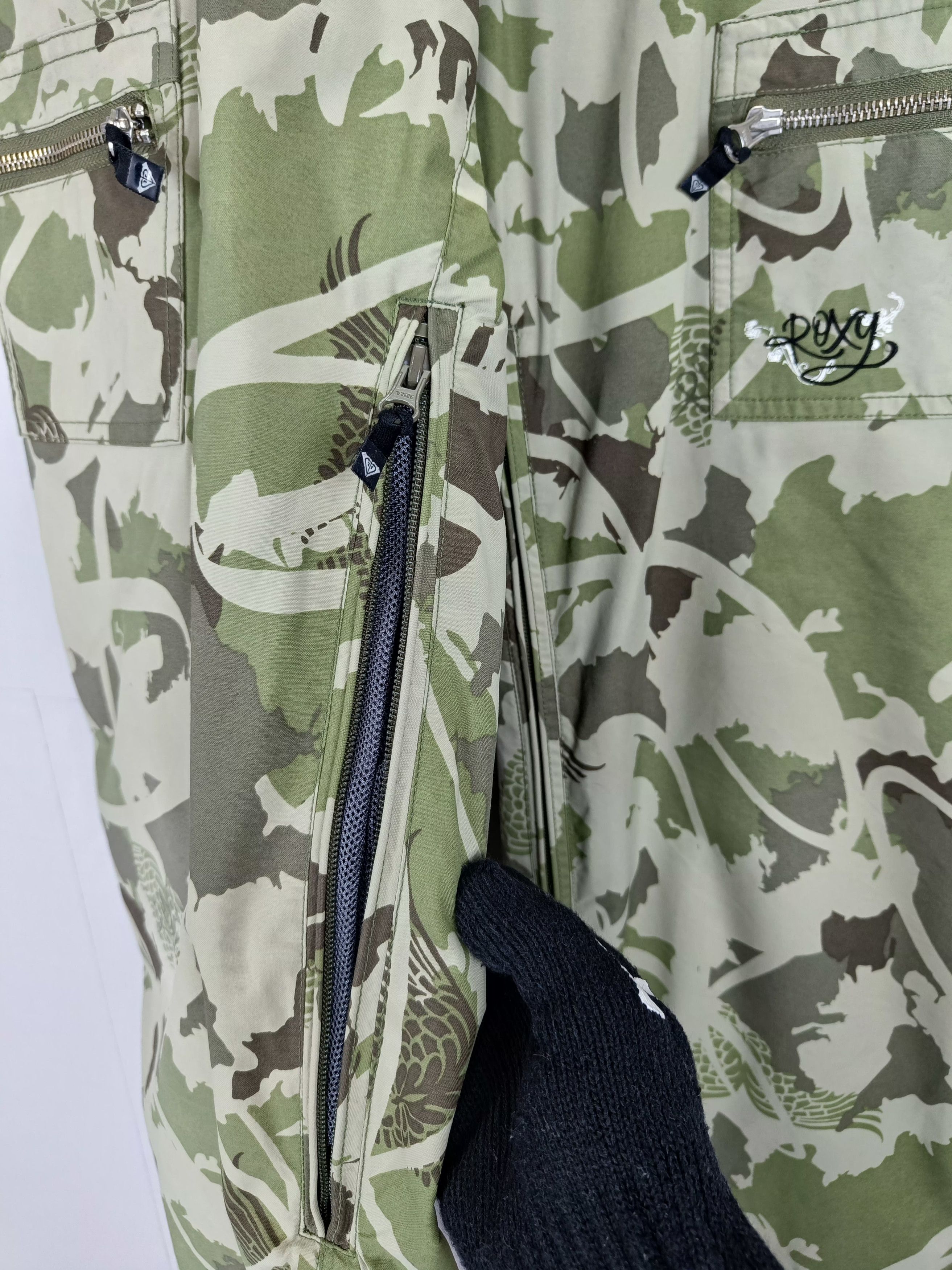 Japanese Brand Roxy Camouflage Snow Tactical Pocket Ski Pant Gorpcore Style Size 30" / US 8 / IT 44 - 9 Thumbnail