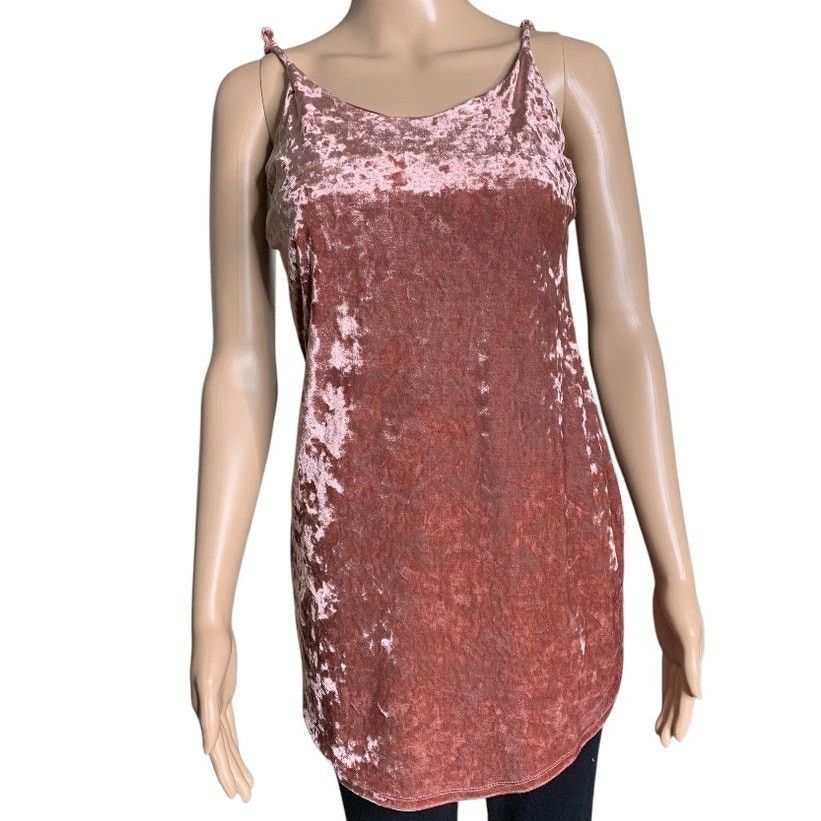 Forever 21 Forever 21 Women's Size Small Tank Top Spaghetti Straps Pink Size S / US 4 / IT 40 - 1 Thumbnail