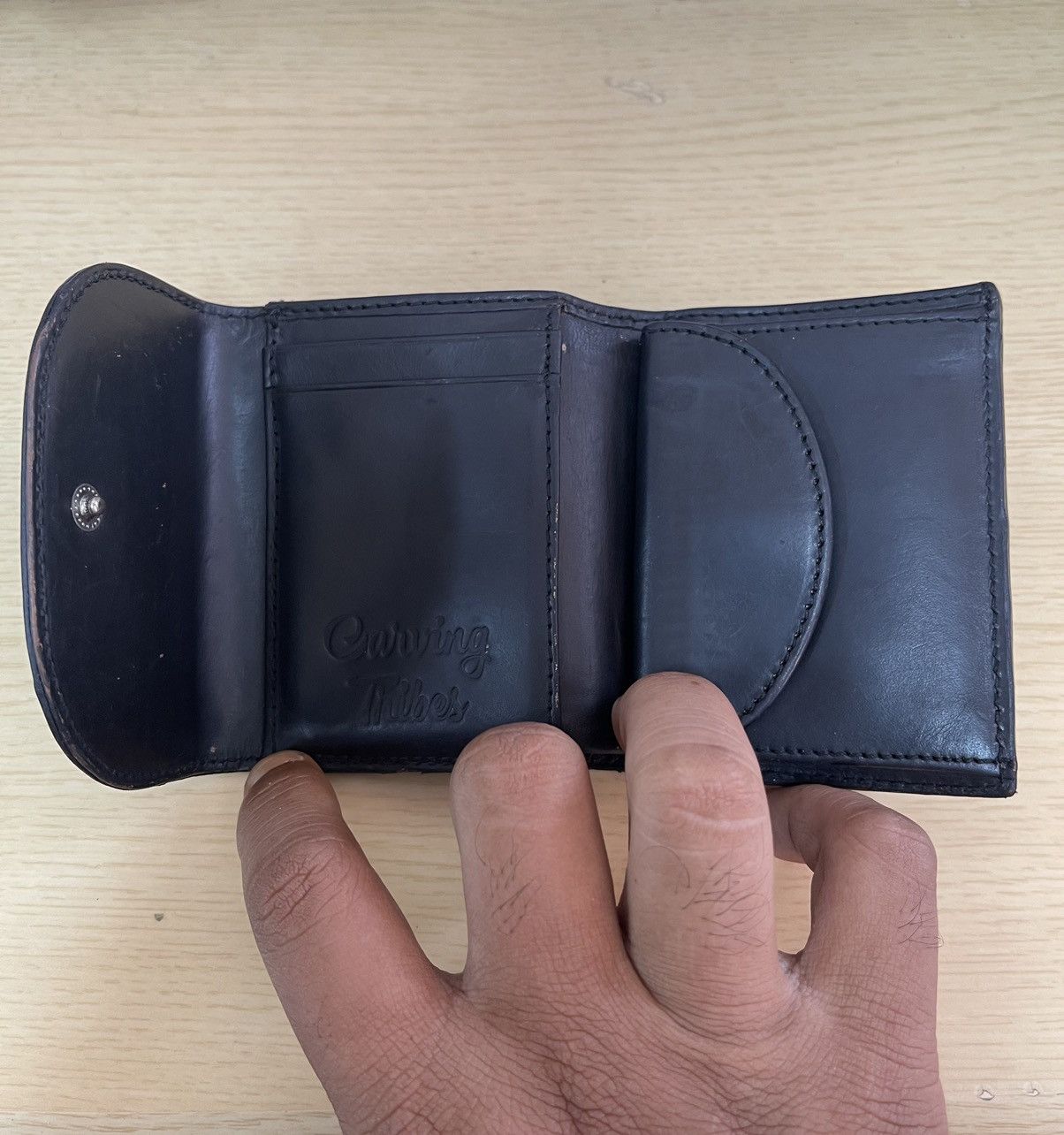 Genuine Leather × Japanese Brand × Vintage Leather Wallet Carving Tribe Tri Fold Made in Japan Size ONE SIZE - 2 Thumbnail