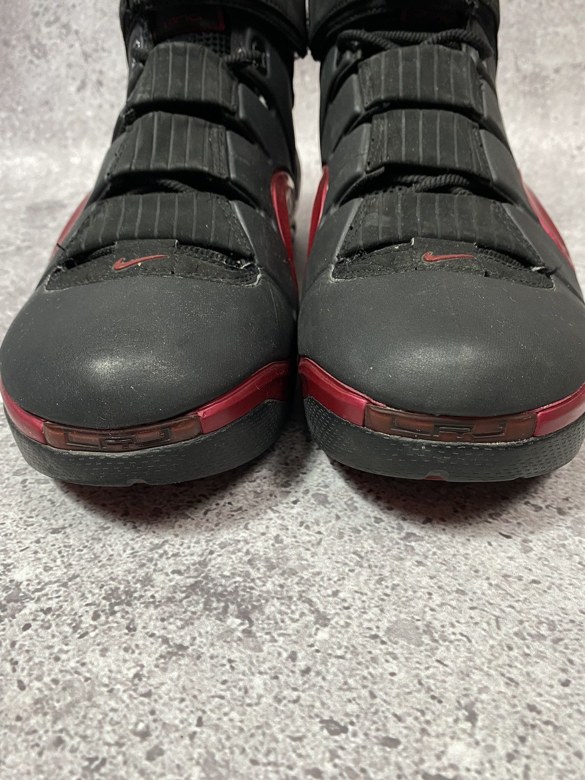 Nike NIKE LeBron 4 black Varsity Crimson Size US 9.5 / EU 42-43 - 4 Thumbnail