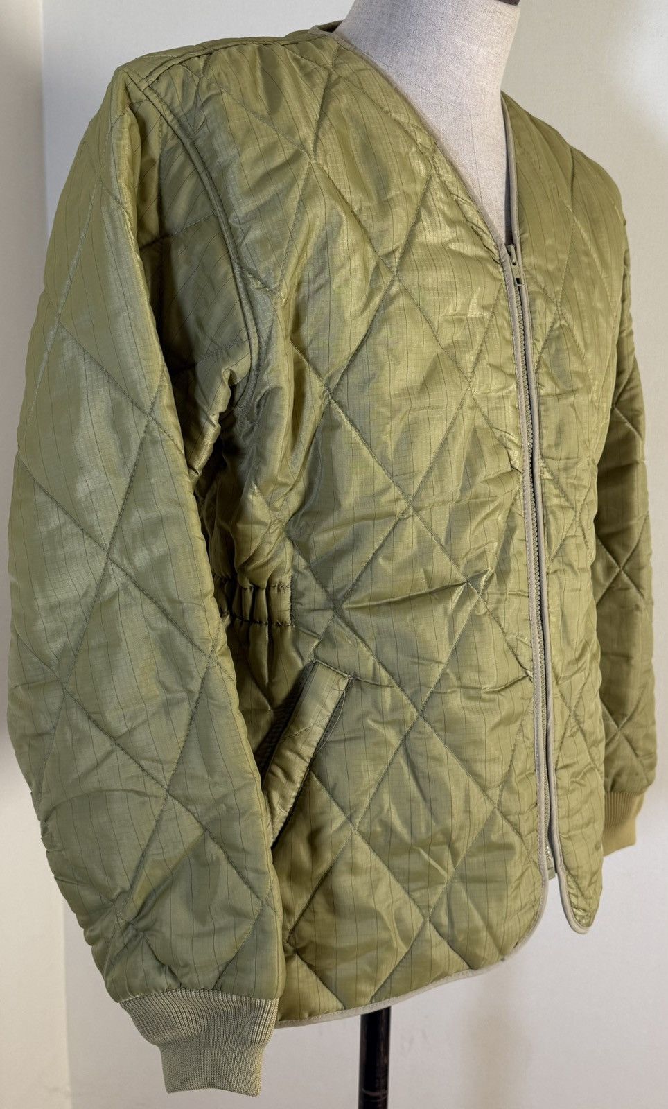 Vintage Vintage Korean Military Quilted Liner- 1970s–80s (Size M) Size US M / EU 48-50 / 2 - 1 Thumbnail