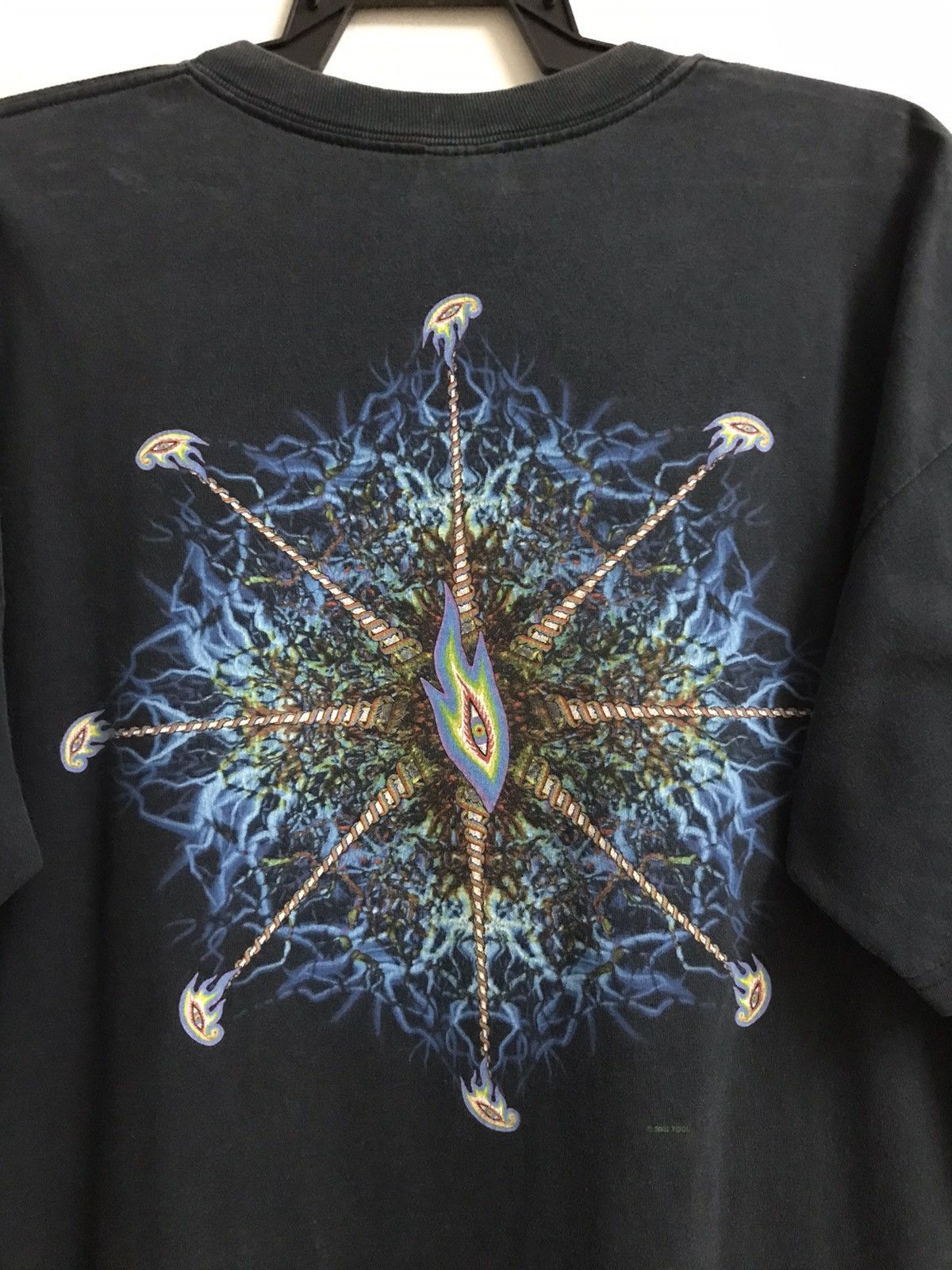 Band Tees × Vintage Rare Vintage 2002 Tool in Concert Sun Faded T-Shirt Size US XL / EU 56 / 4 - 4 Thumbnail